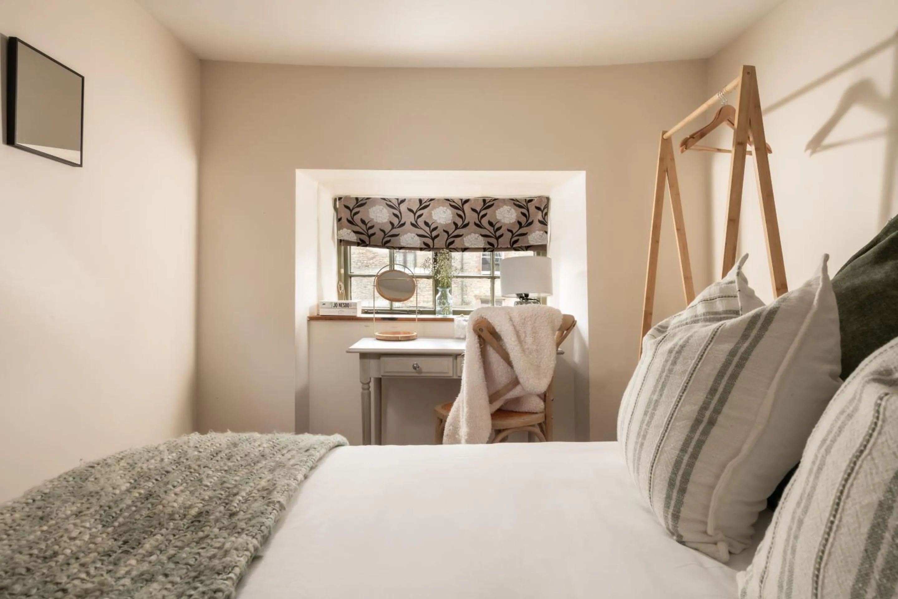 Bedroom, Bed in Coniston House