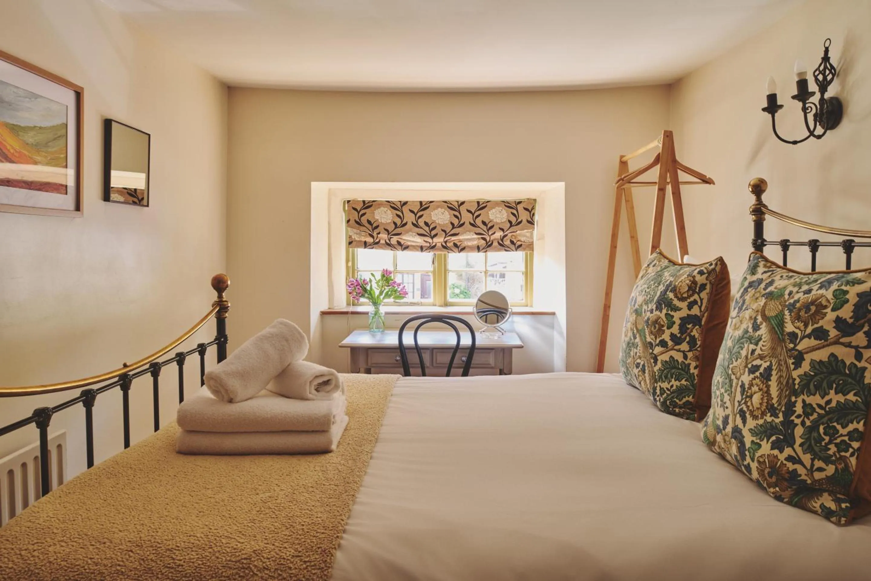 Bedroom, Bed in Coniston House - Eco Hot Tub