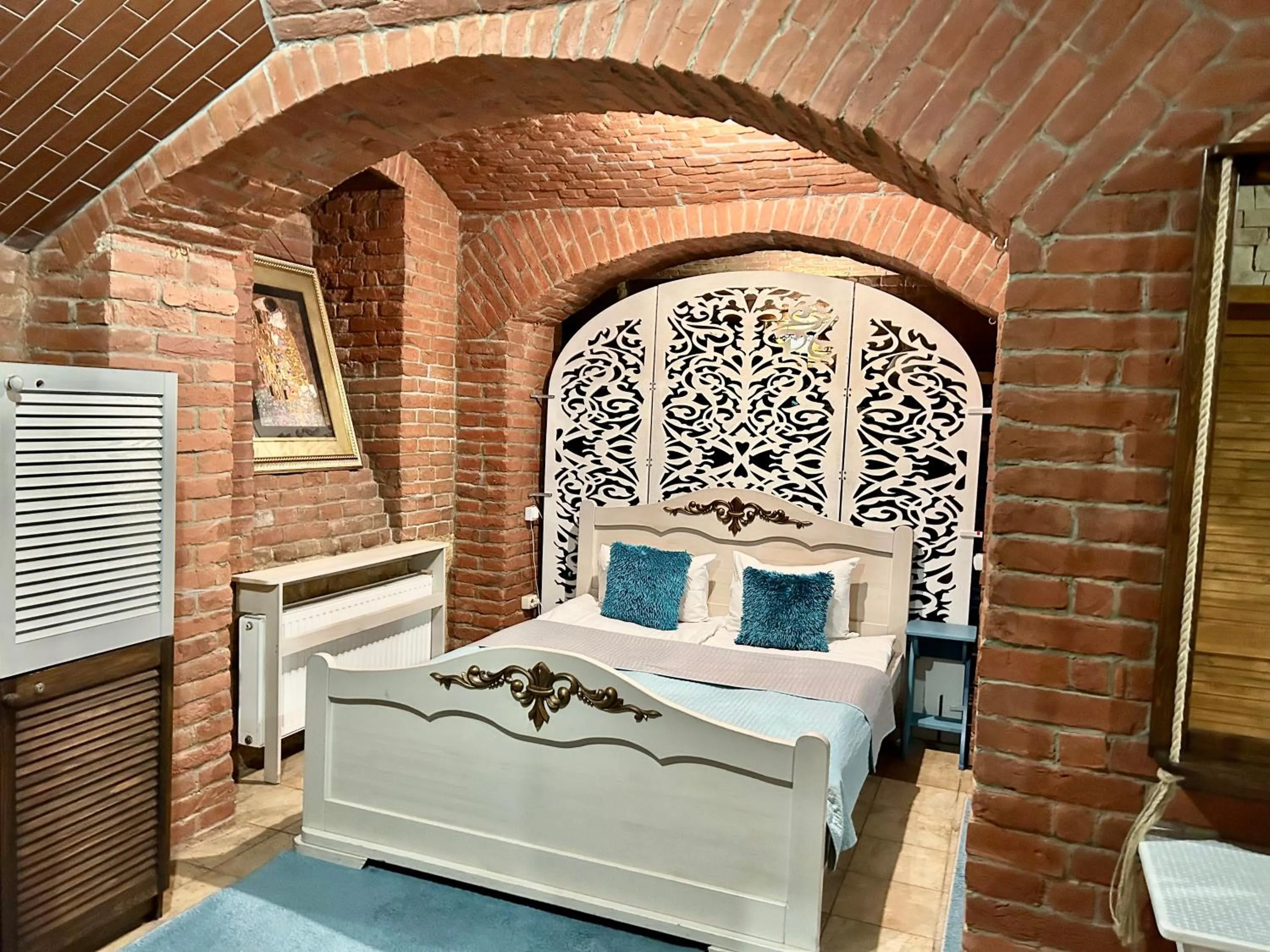 Bed in Budget Family Hotel