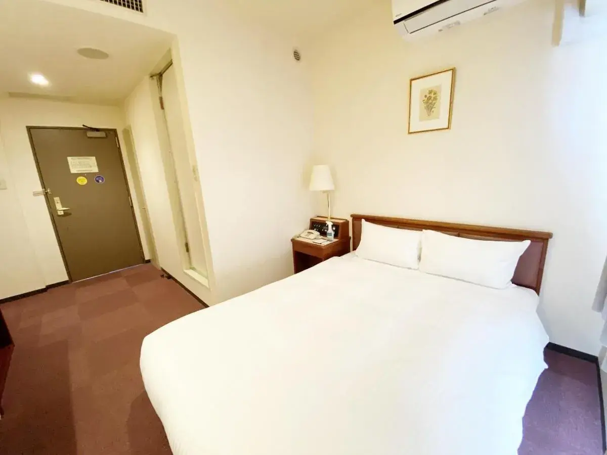 Double Room - single occupancy - Smoking in Smile Hotel Kitaasaka Double Room - single occupancy - Smoking in Smile Hotel Kitaasaka