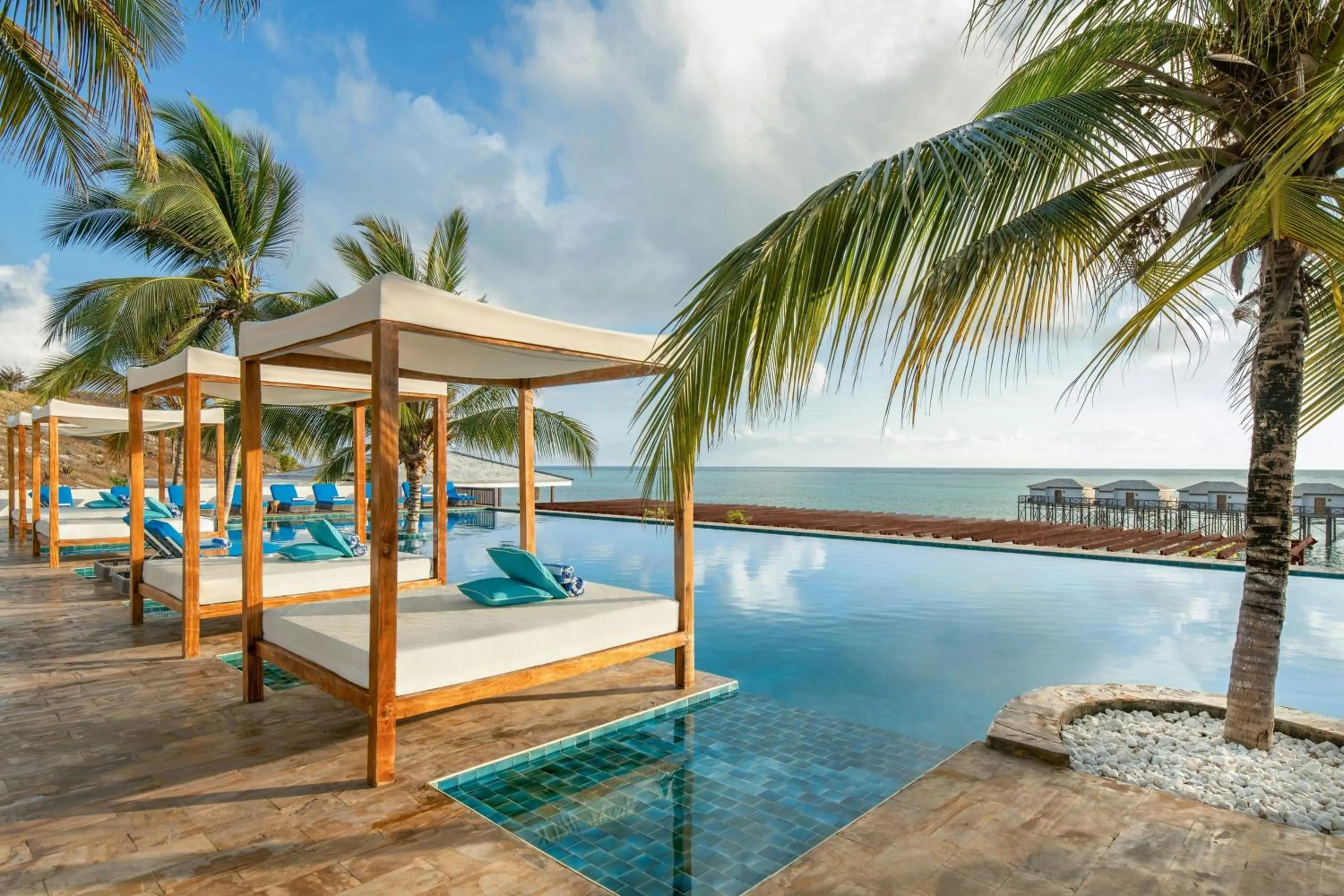 Swimming pool in Le Mersenne Zanzibar, Autograph Collection