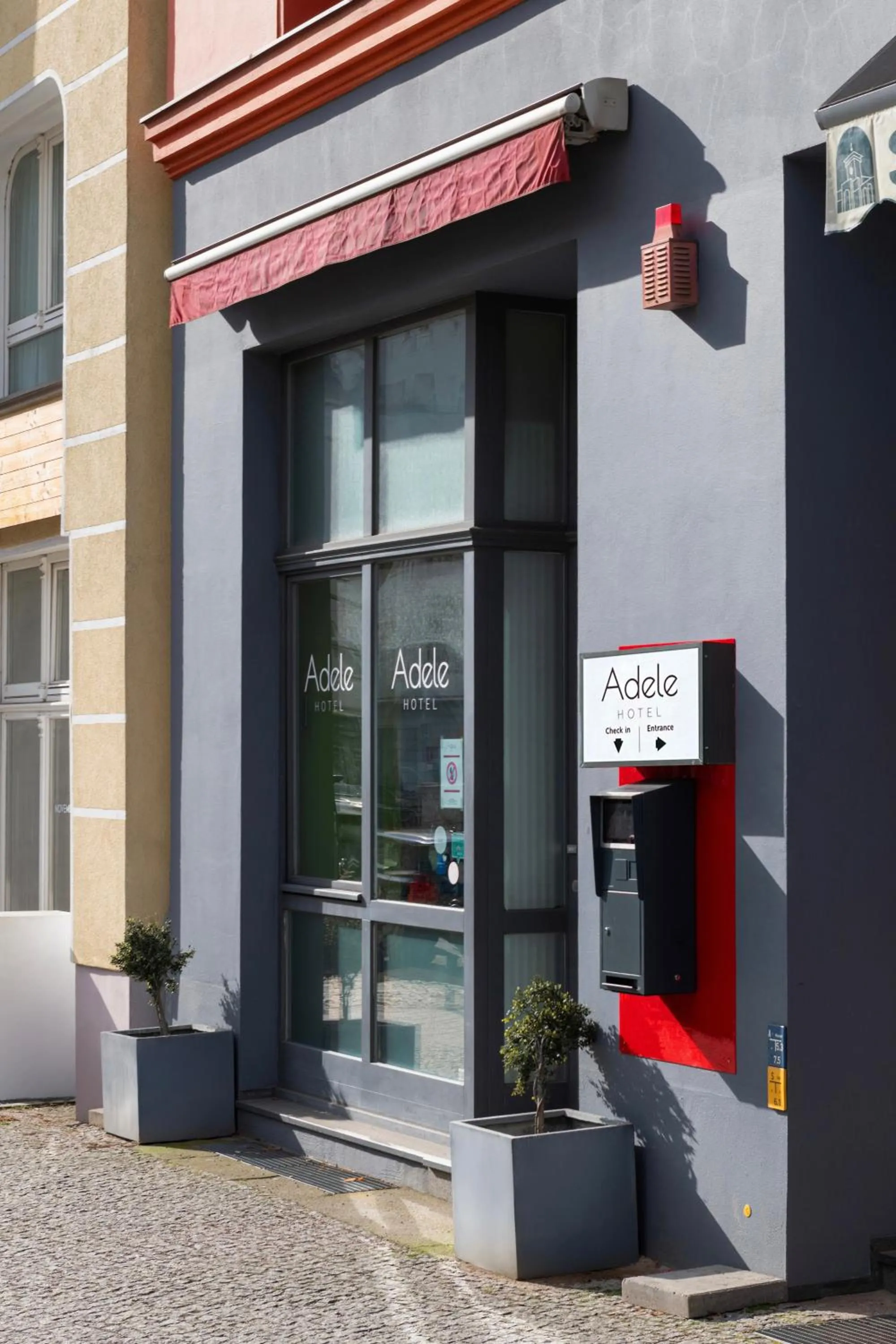 Property building in Hotel Adele am Alex