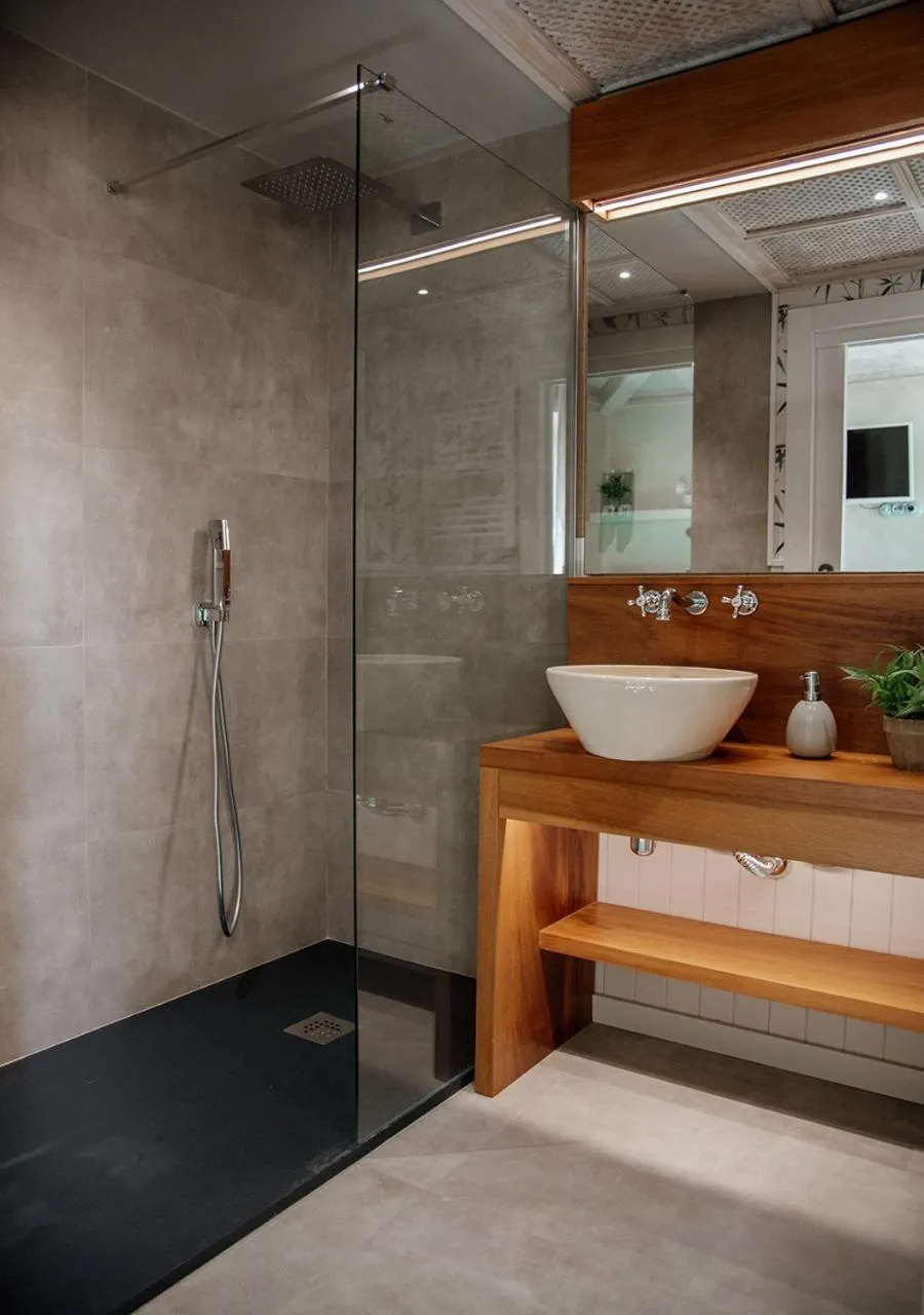 Bathroom in Hotel Rural El Medievo- SOLO ADULTOS