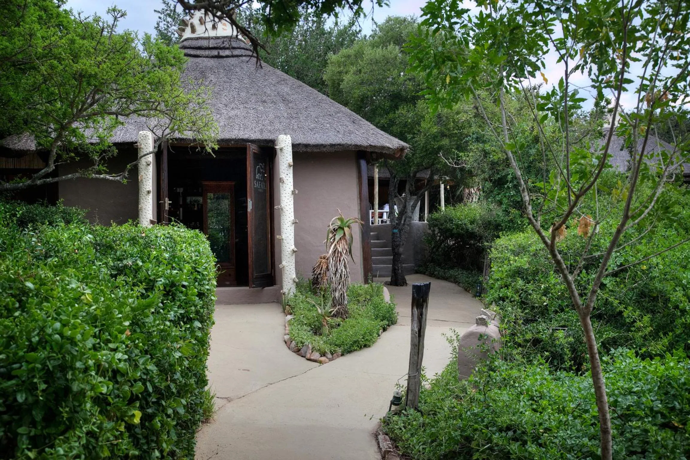 Facade/entrance in Safari Lodge - Amakhala Game Reserve