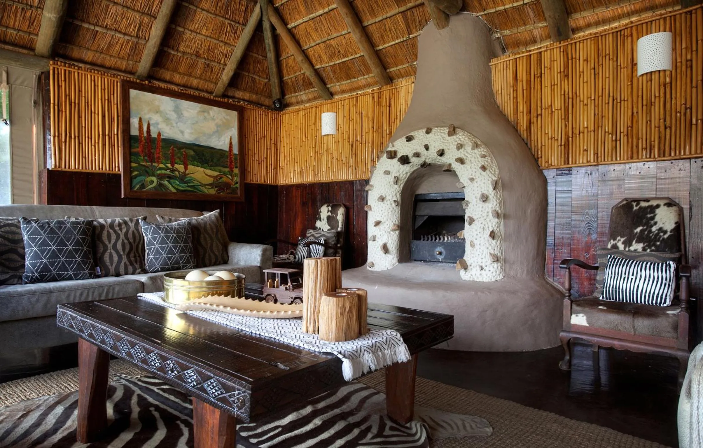 Lounge or bar in Safari Lodge - Amakhala Game Reserve