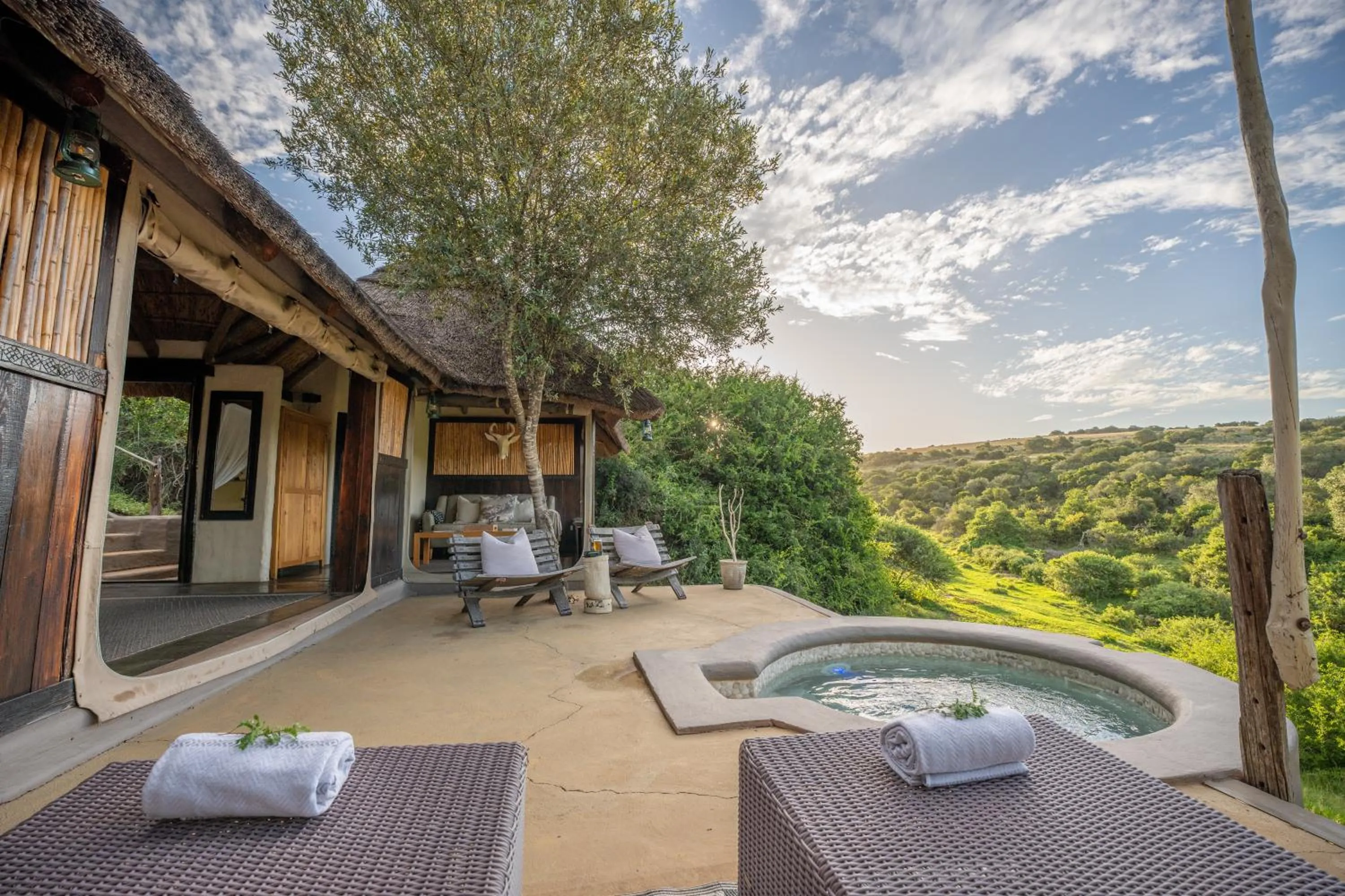 Pool view in Safari Lodge - Amakhala Game Reserve