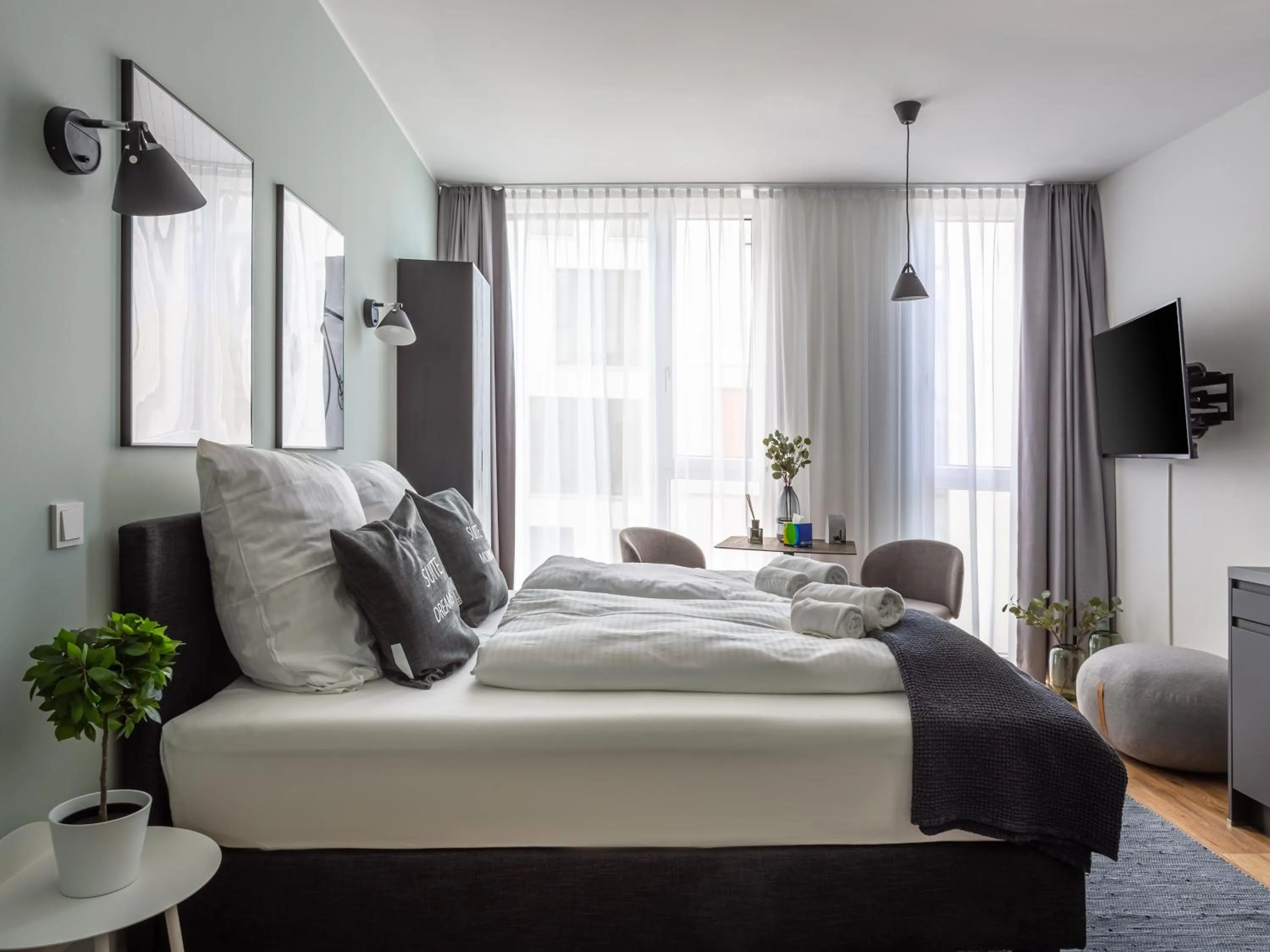 Bed in Limehome Mönchengladbach Fliethstraße