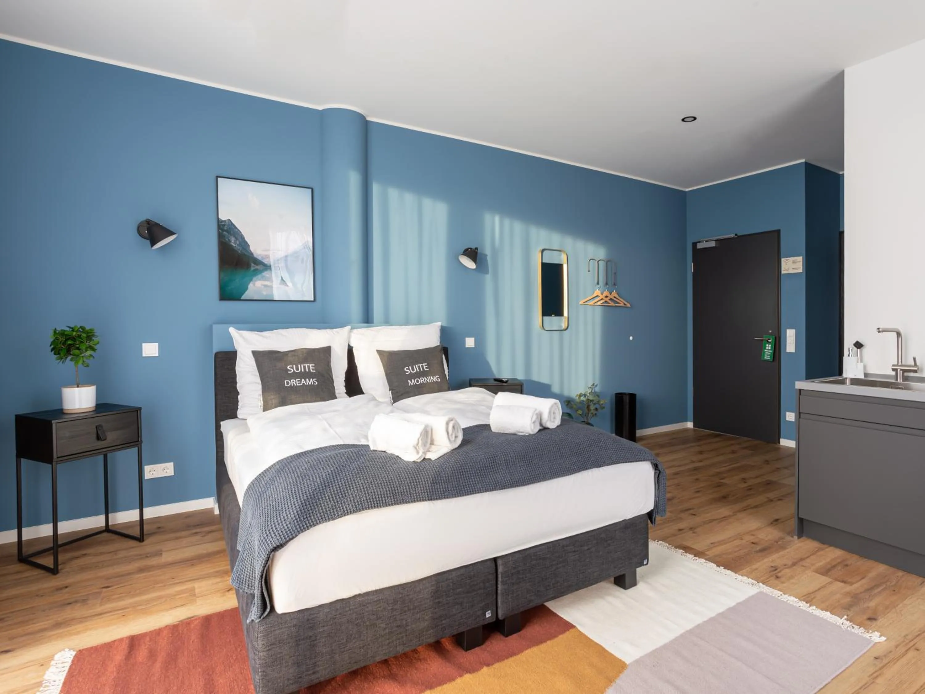 Bed in Limehome Mönchengladbach Fliethstraße