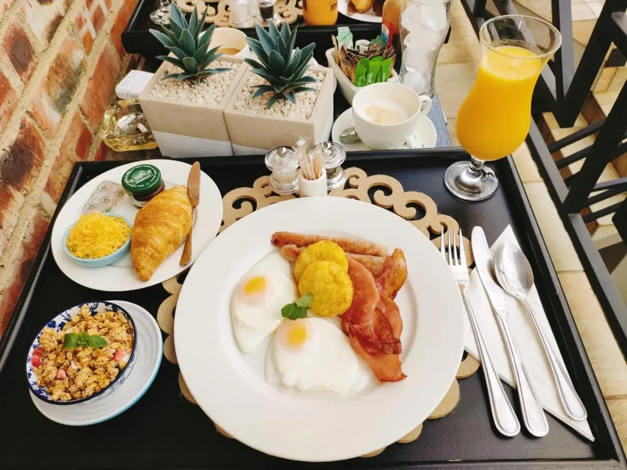 Food and drinks in North Haven Country Estate