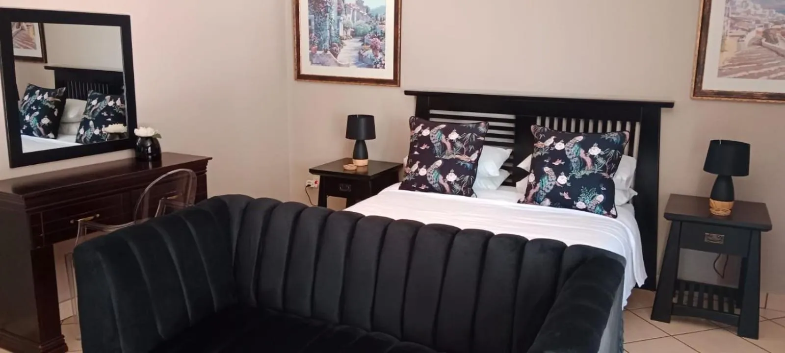 Bedroom, Bed in North Haven Country Estate