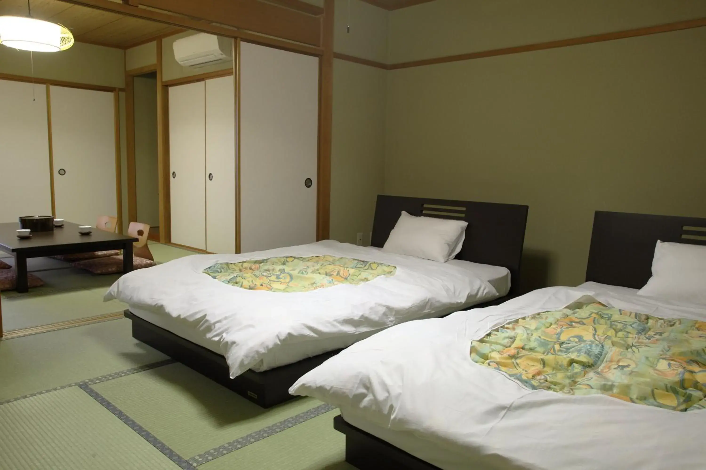 Bed in Maholova Minds Miura Bed in Maholova Minds Miura