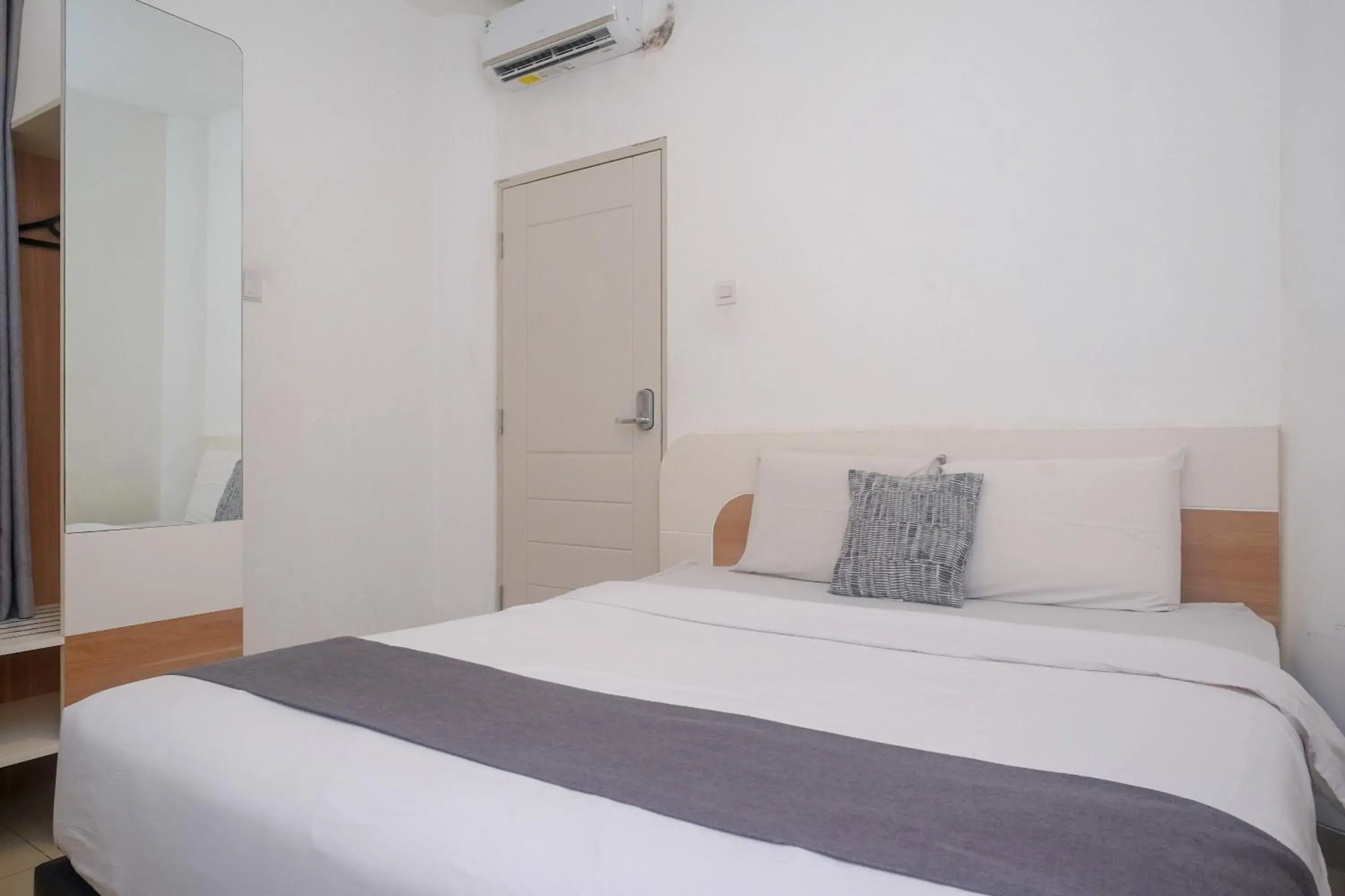 Standard Double Room in Ngampilan Residence Yogyakarta Mitra RedDoorz Standard Double Room in Ngampilan Residence Yogyakarta Mitra RedDoorz