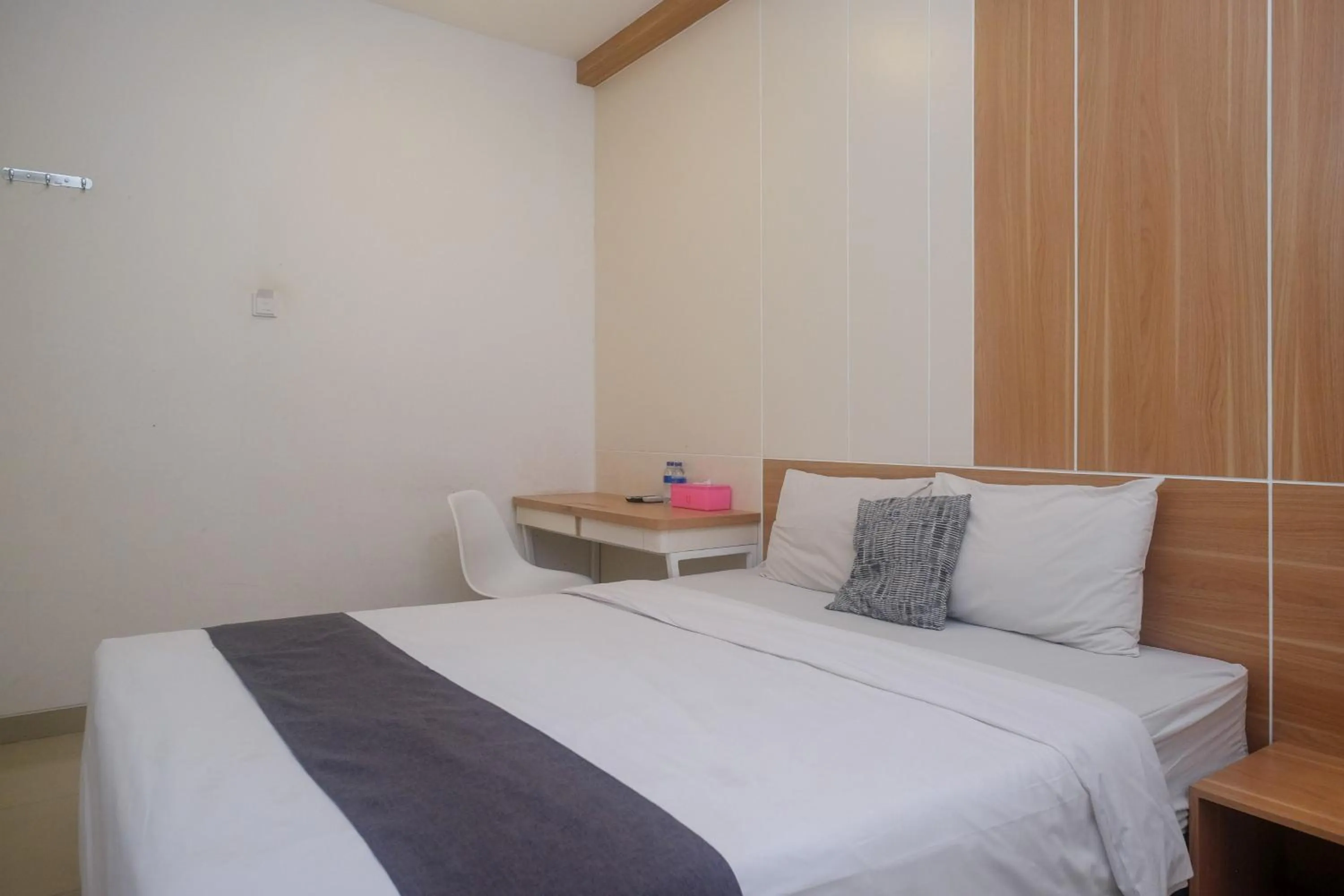 Bedroom, Bed in Ngampilan Residence Yogyakarta Mitra RedDoorz