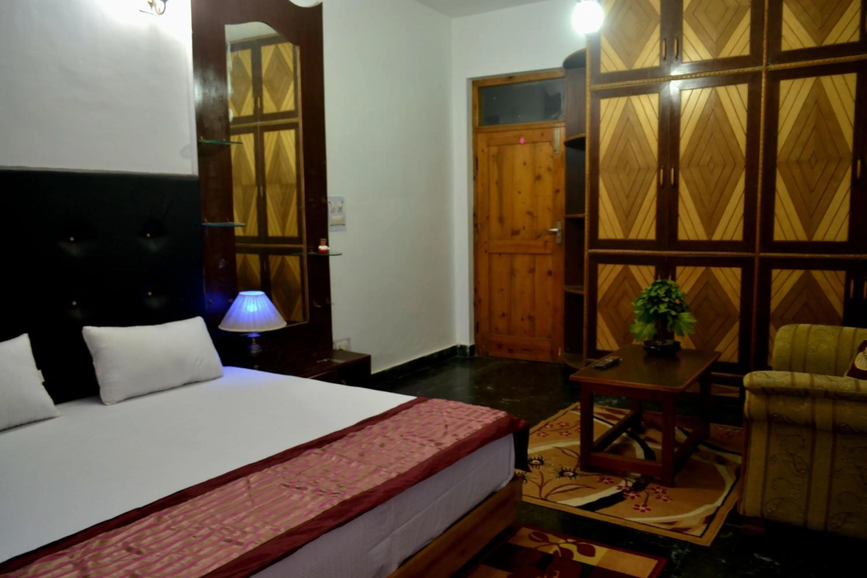 Bed in Countryside Himalayan Resort