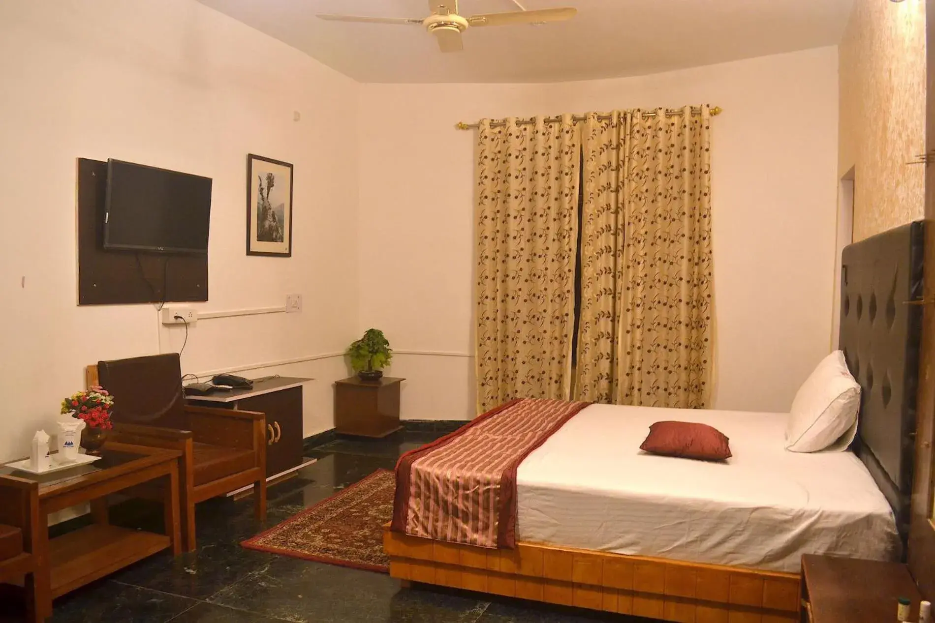 Bed in Countryside Himalayan Resort Bed in Countryside Himalayan Resort