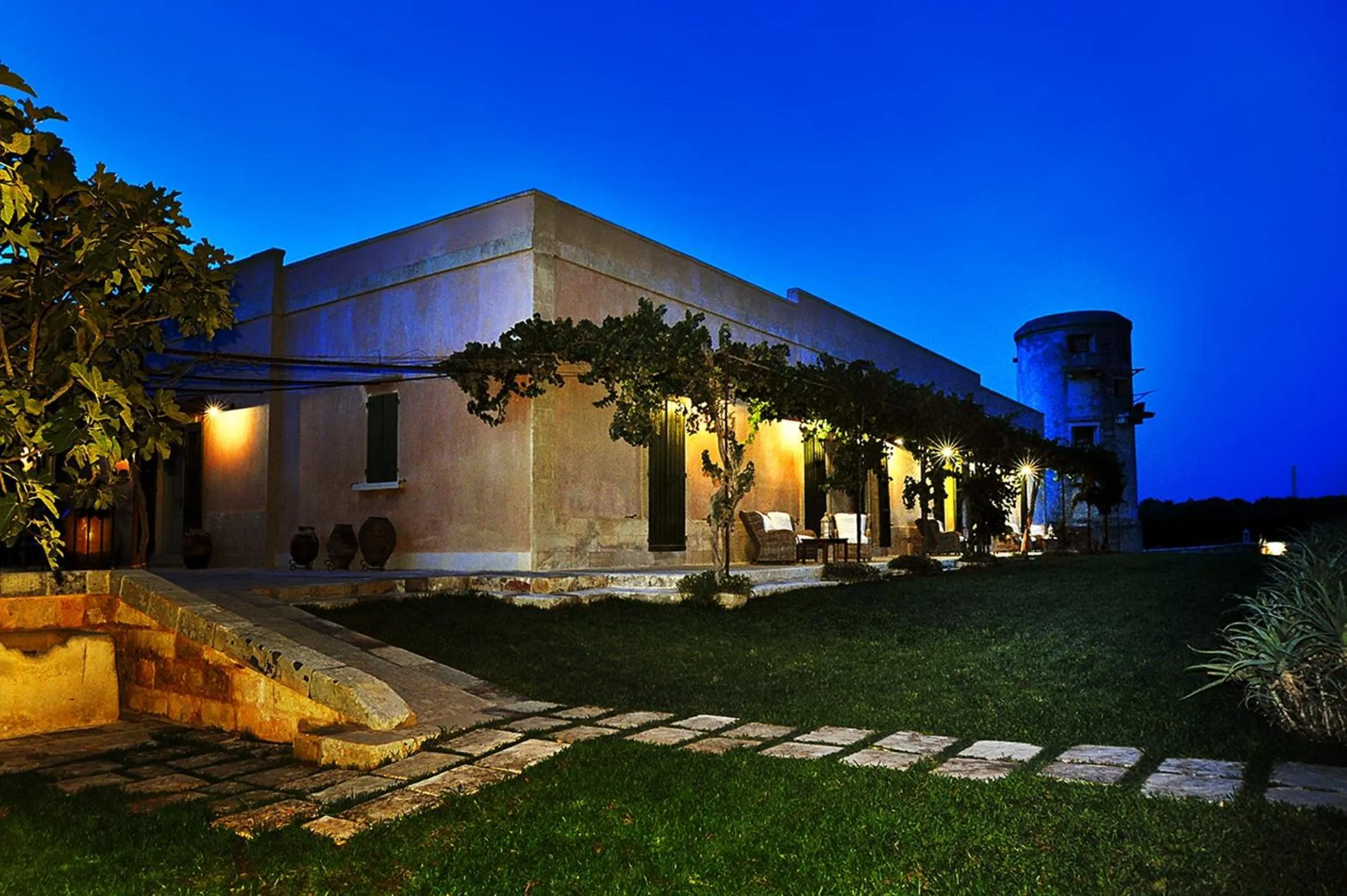 Facade/entrance in Naturalis Bio Resort