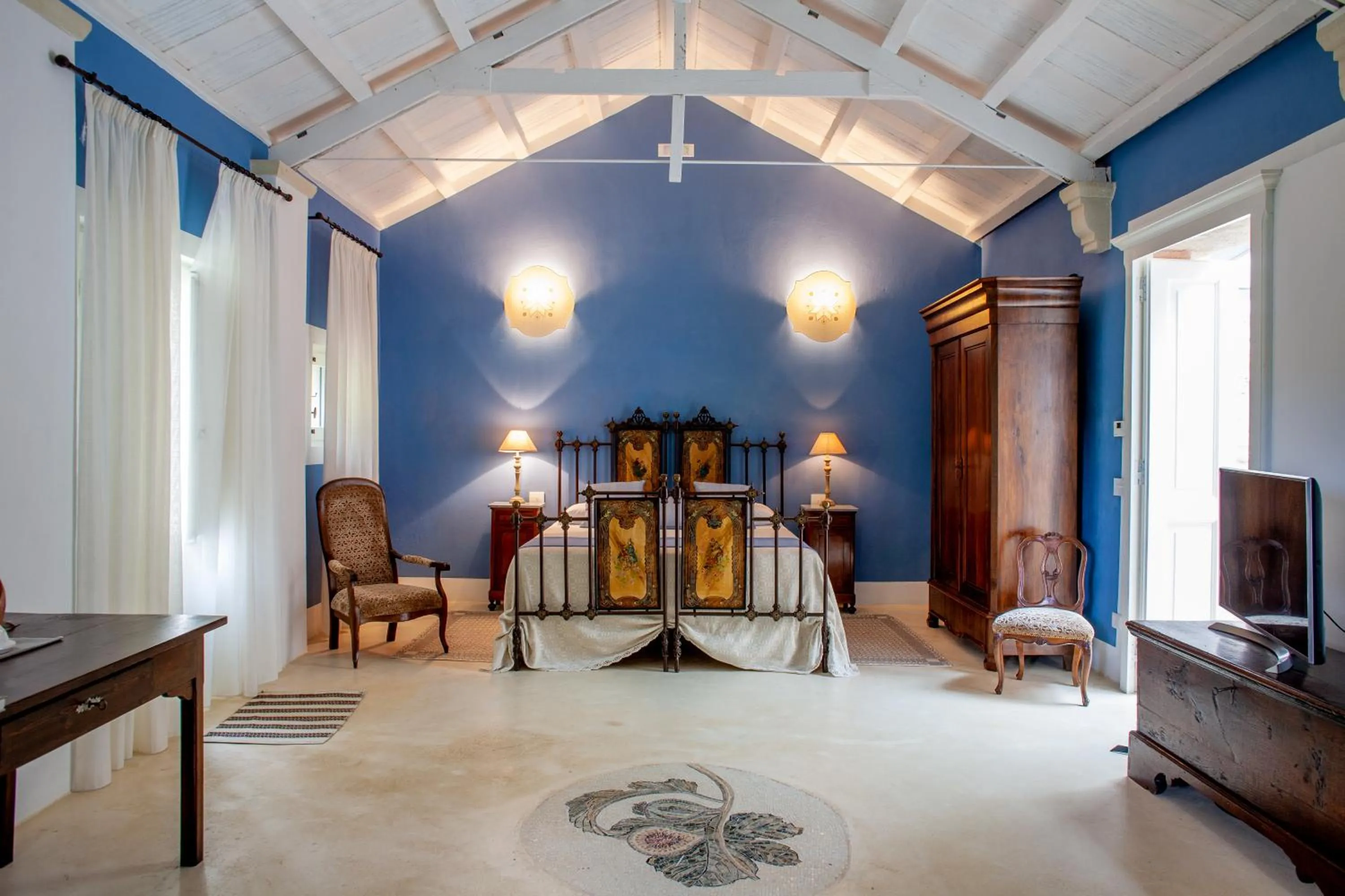 Bed in Naturalis Bio Resort