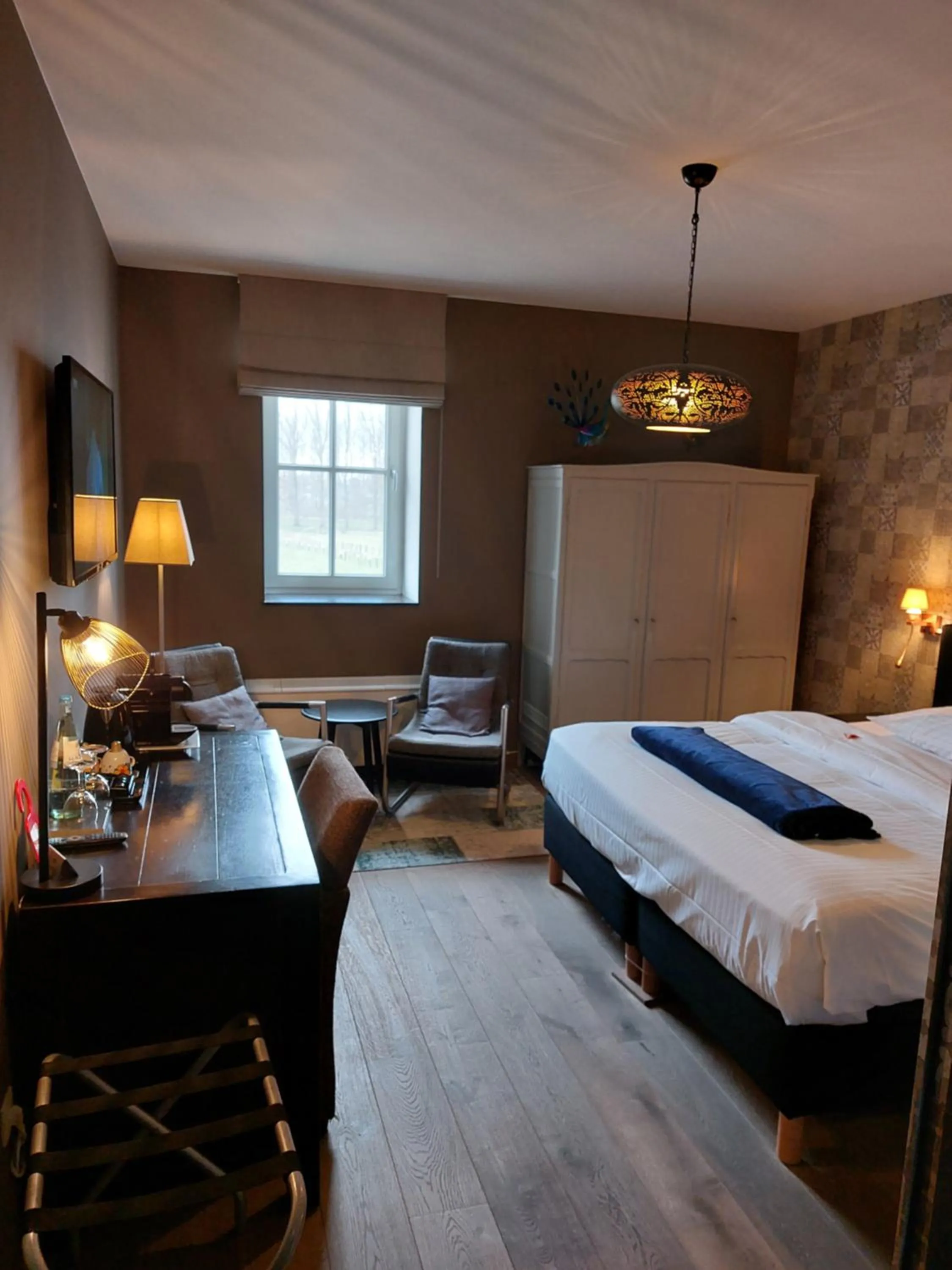 Photo of the whole room, Bed in B&B Bloonwinning