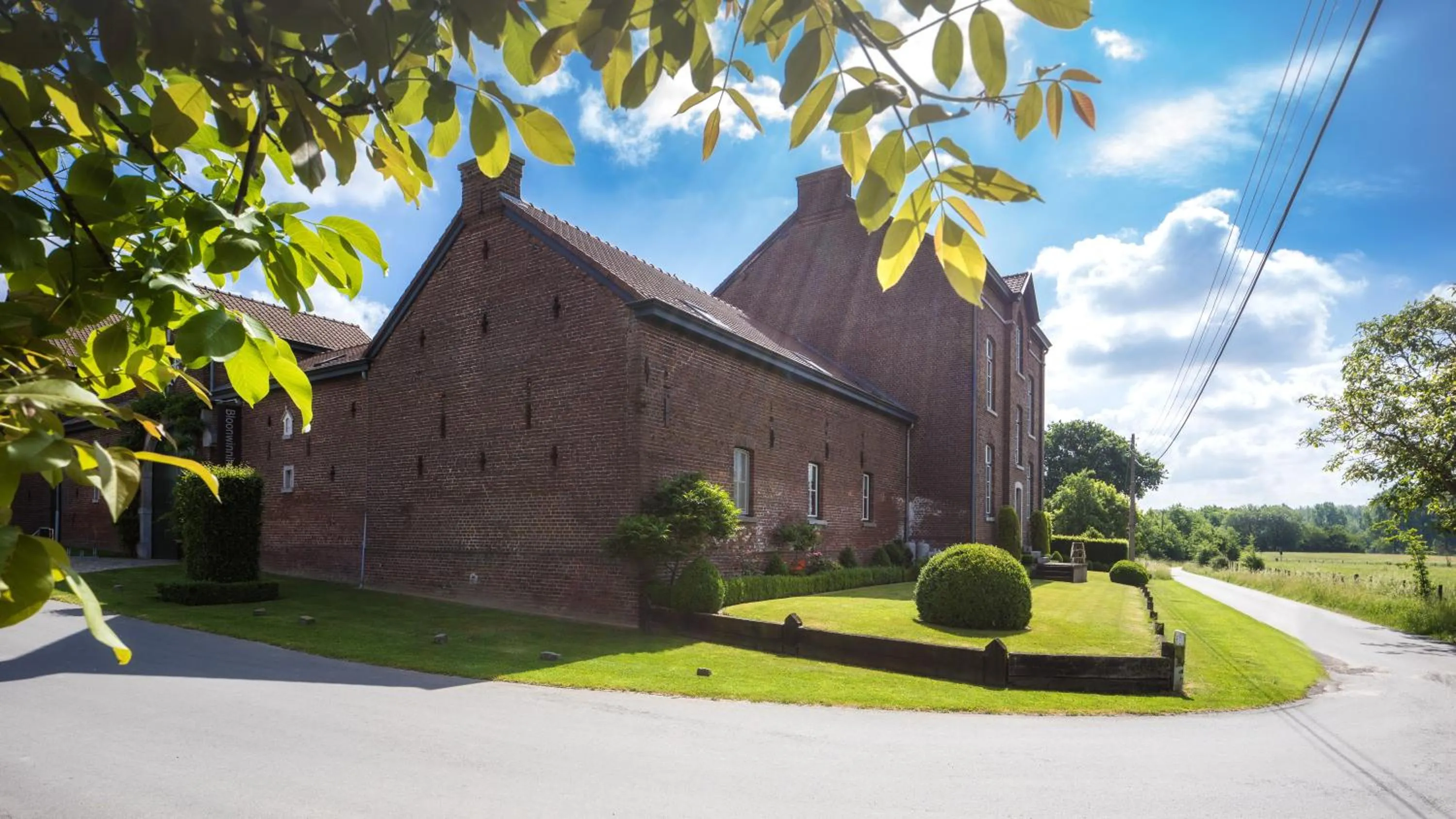 Property building in B&B Bloonwinning