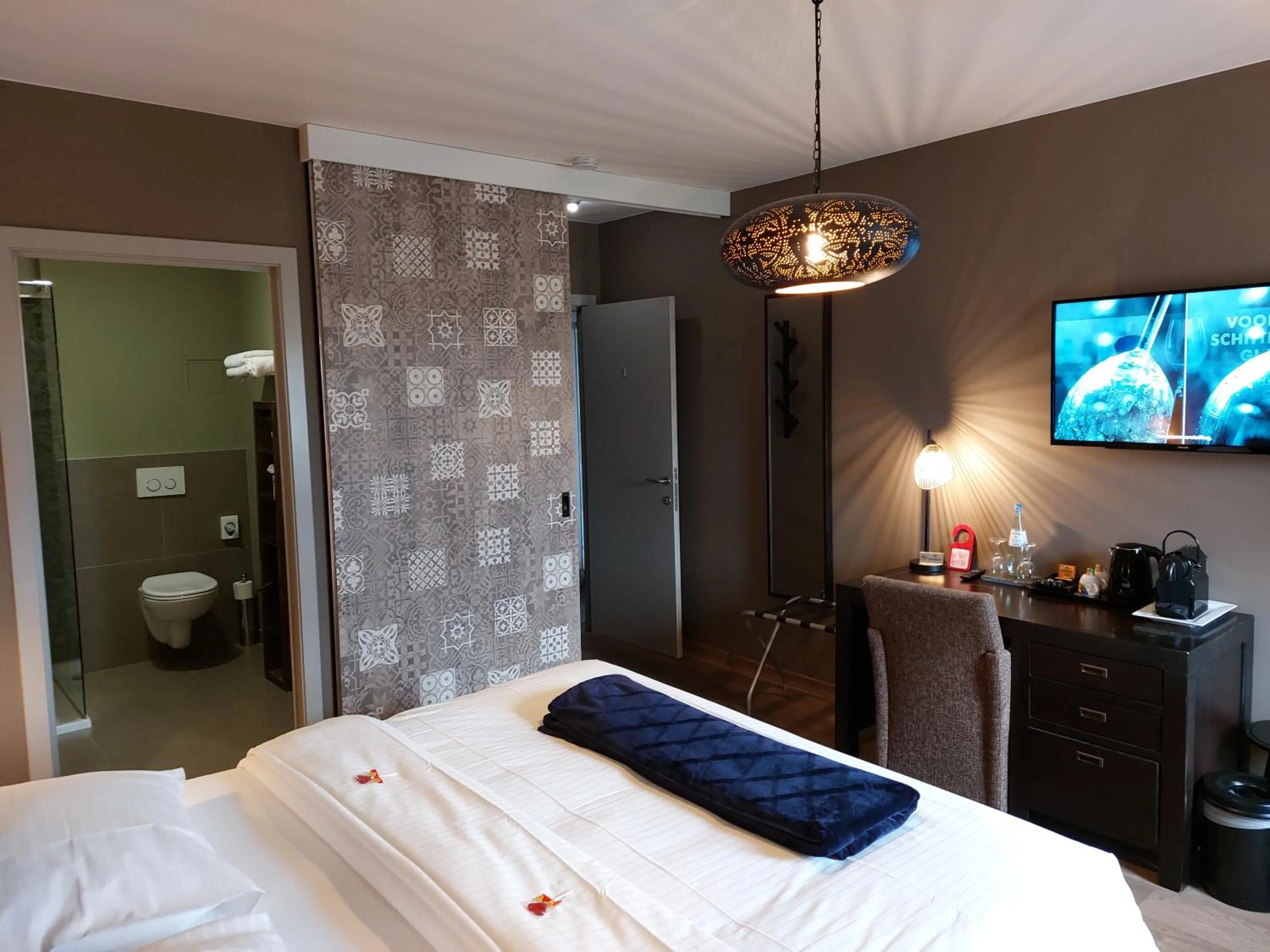 TV and multimedia, Bed in B&B Bloonwinning