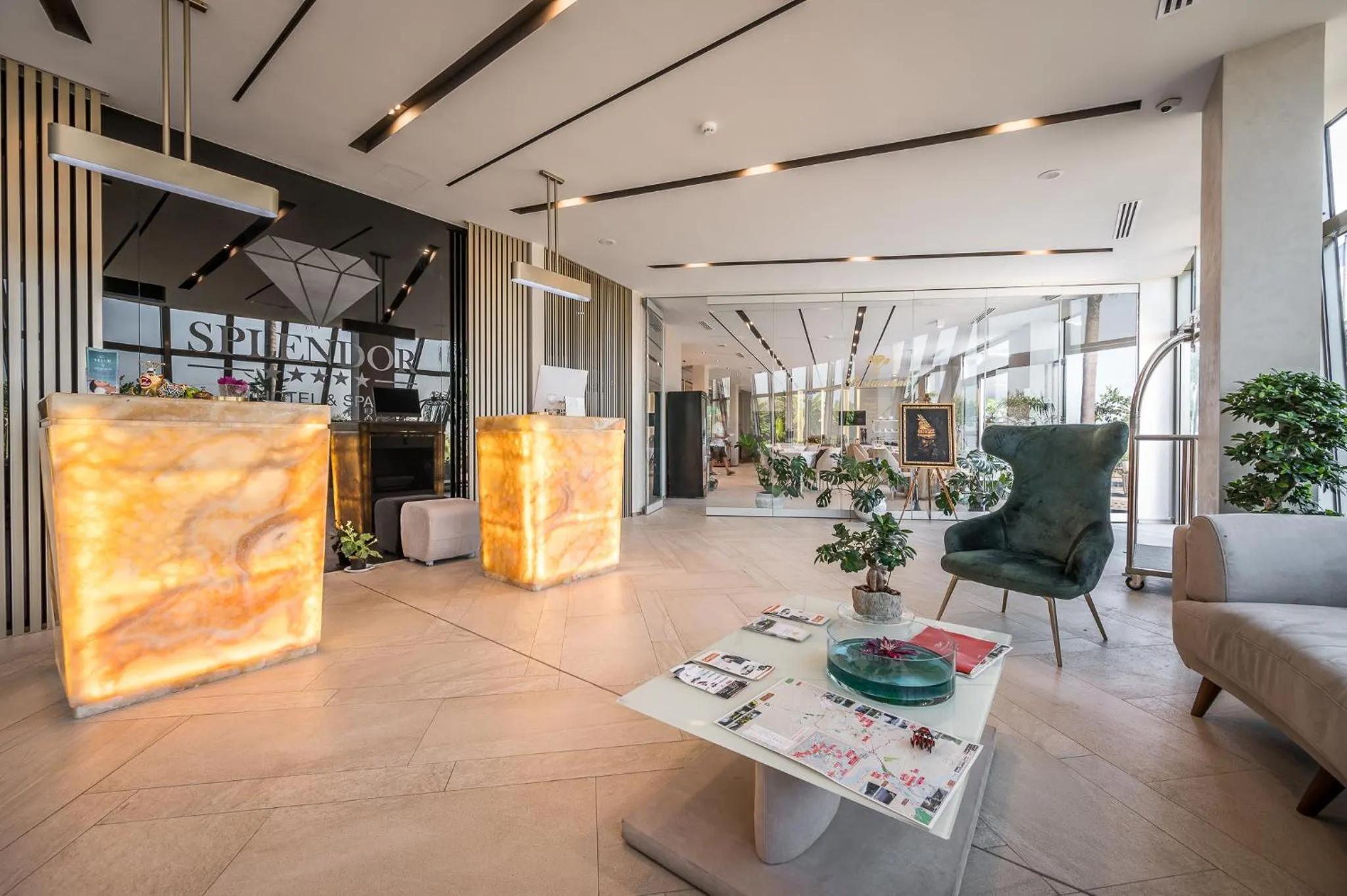 Splendor Hotel