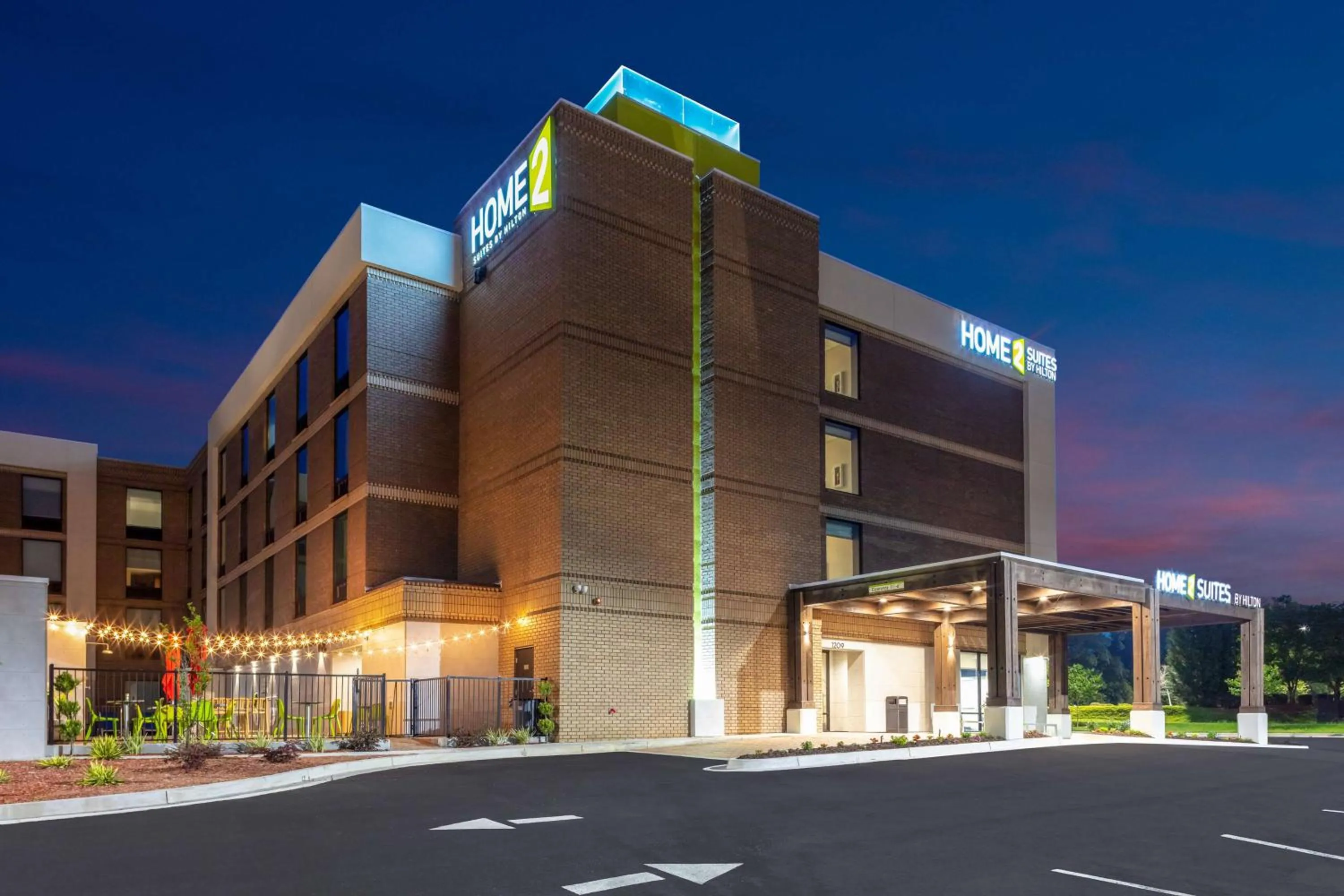 Property building in Home2 Suites By Hilton Valdosta, Ga