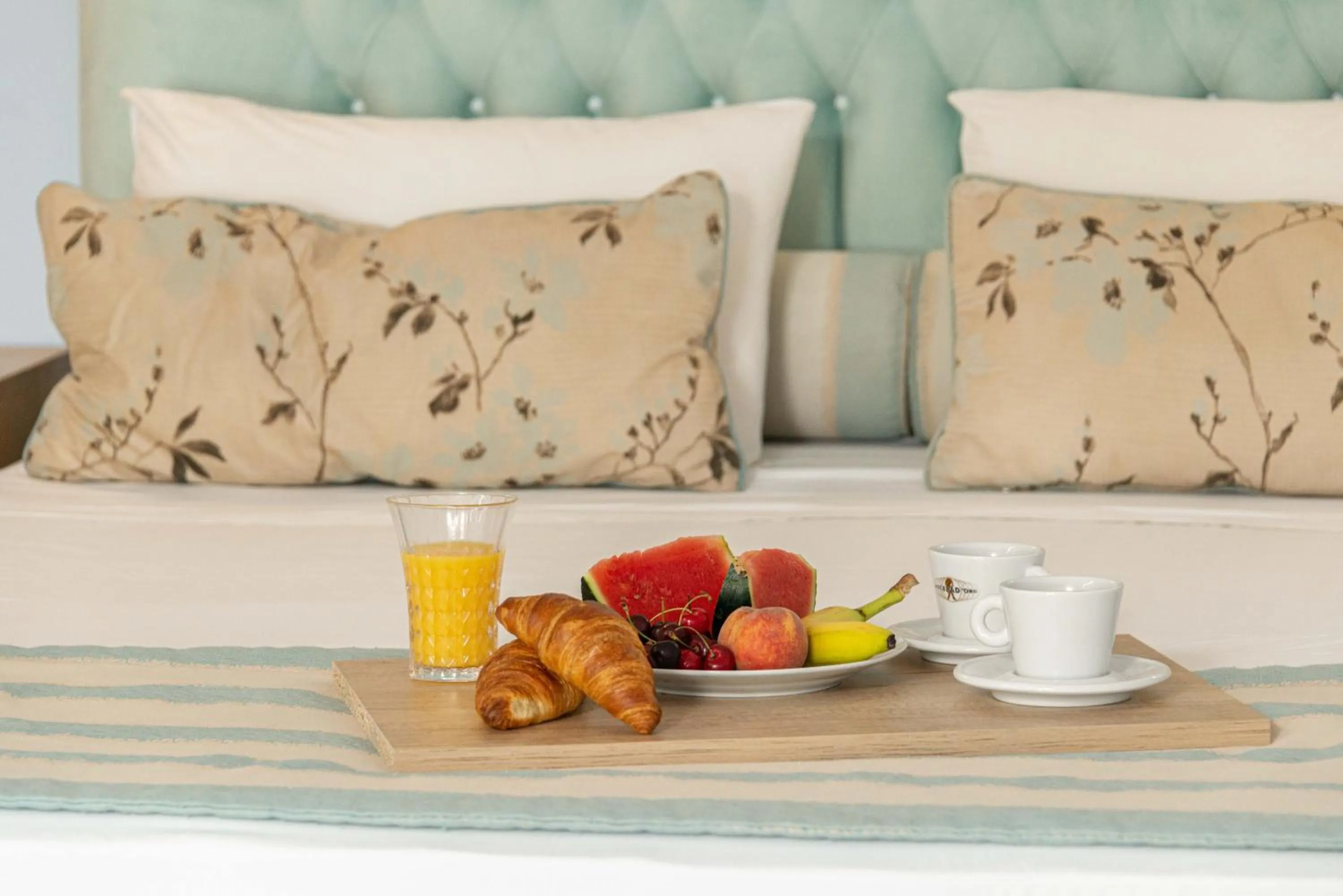 Food and drinks, Bed in Regos Resort Hotel