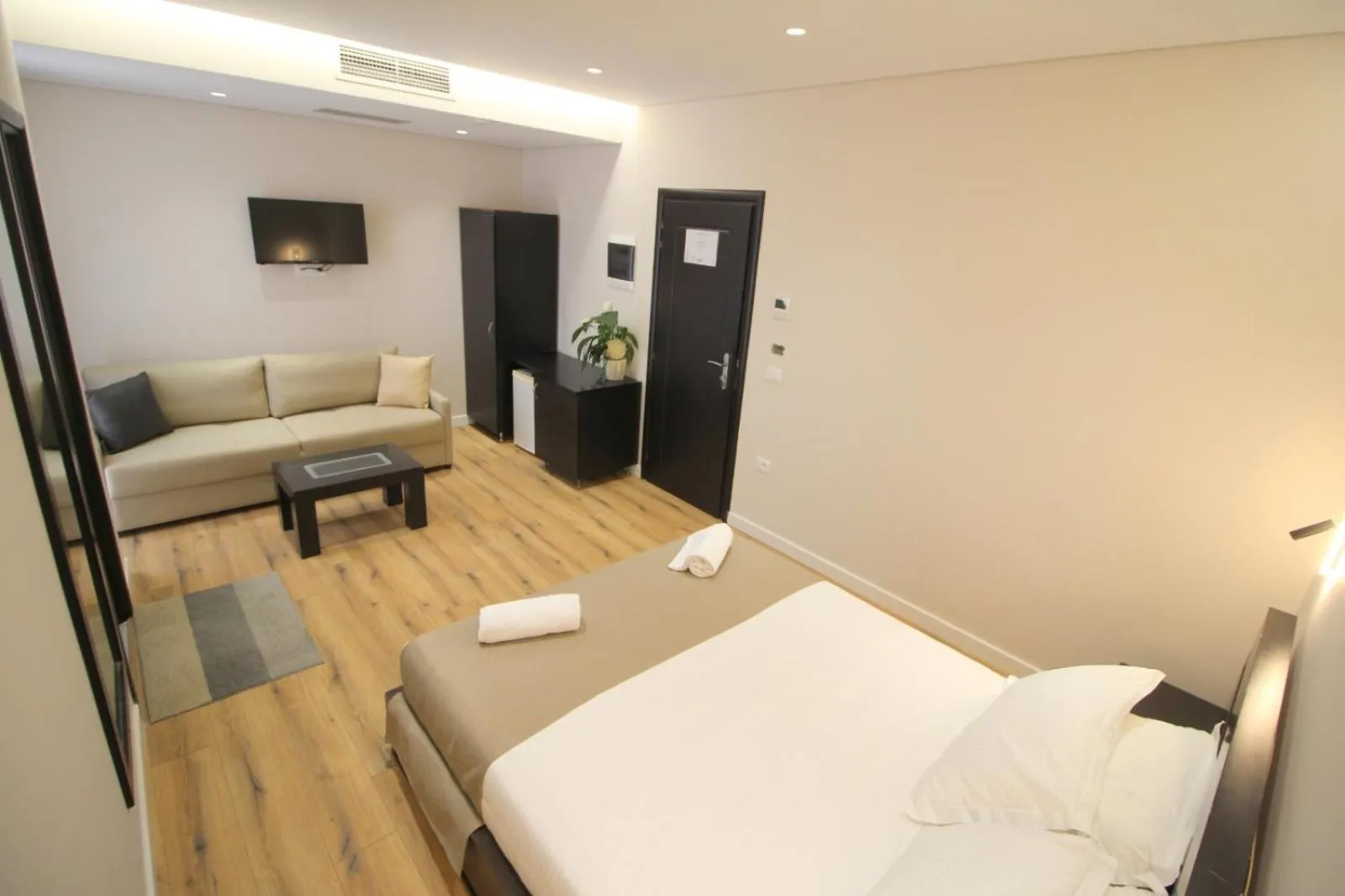 TV and multimedia in Hotel Strora