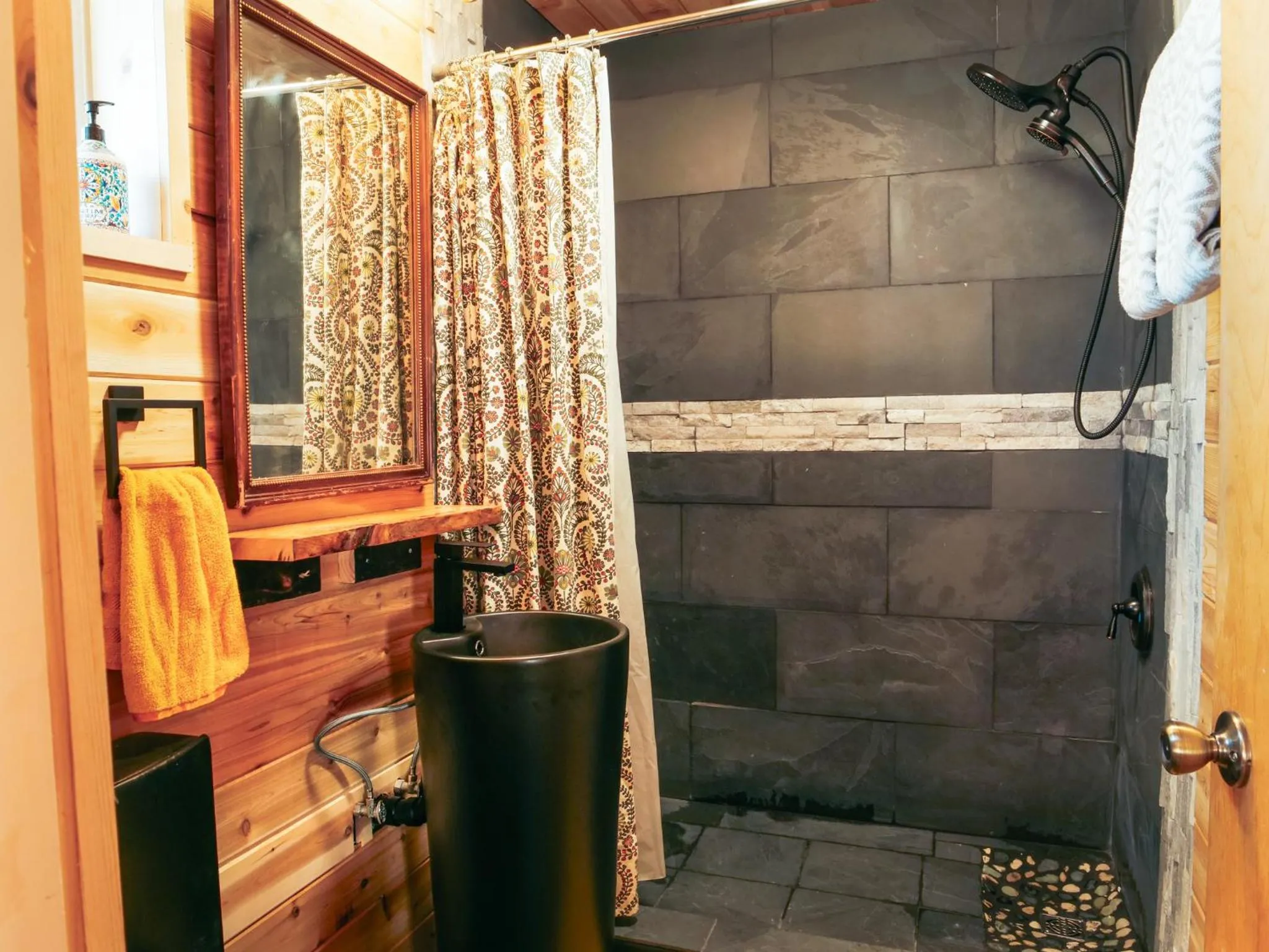 Dungeness Bay Cottages