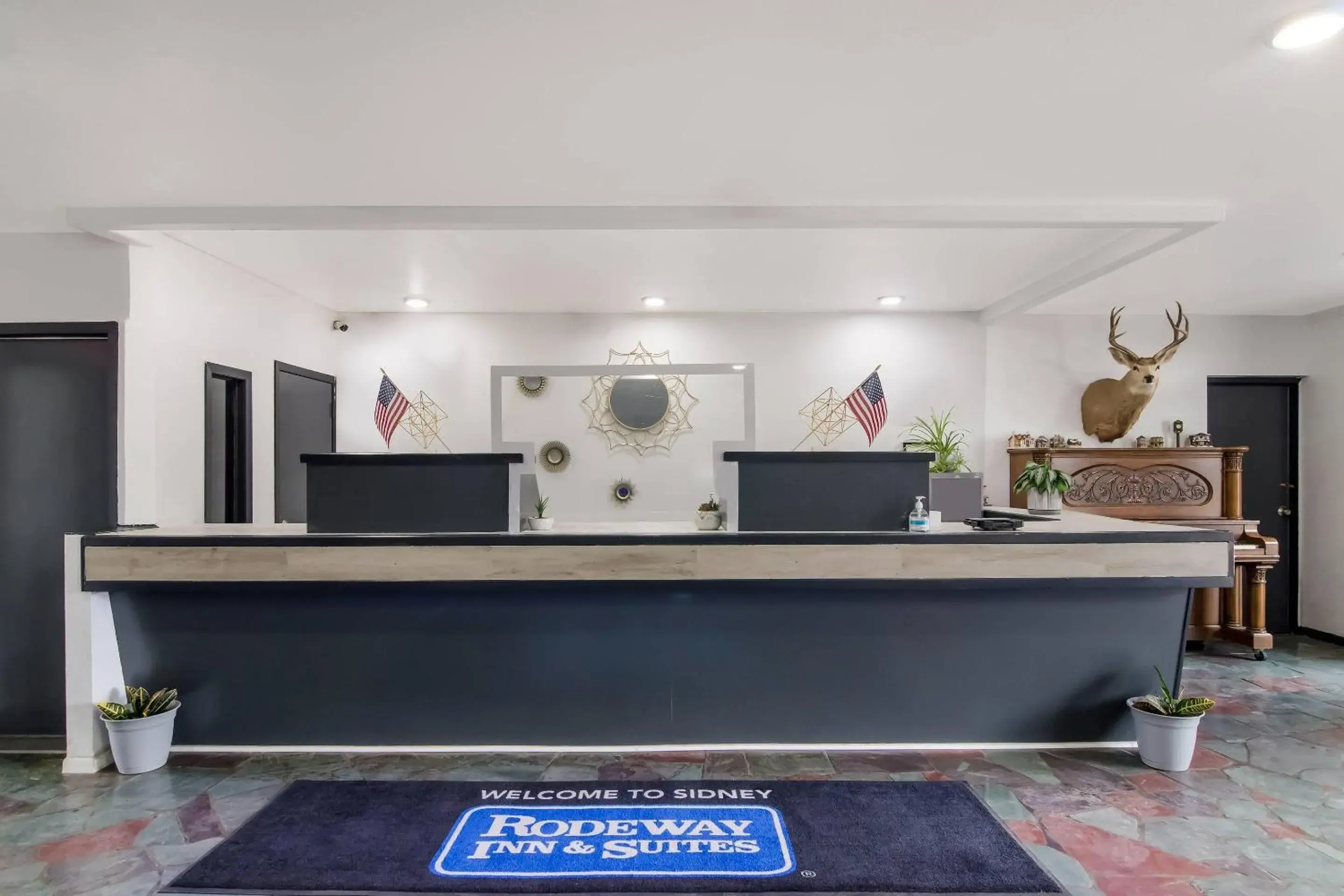 Lobby or reception in Rodeway Inn & Suites Sidney Historic Downtown I-80 Lobby or reception in Rodeway Inn & Suites Sidney Historic Downtown I-80