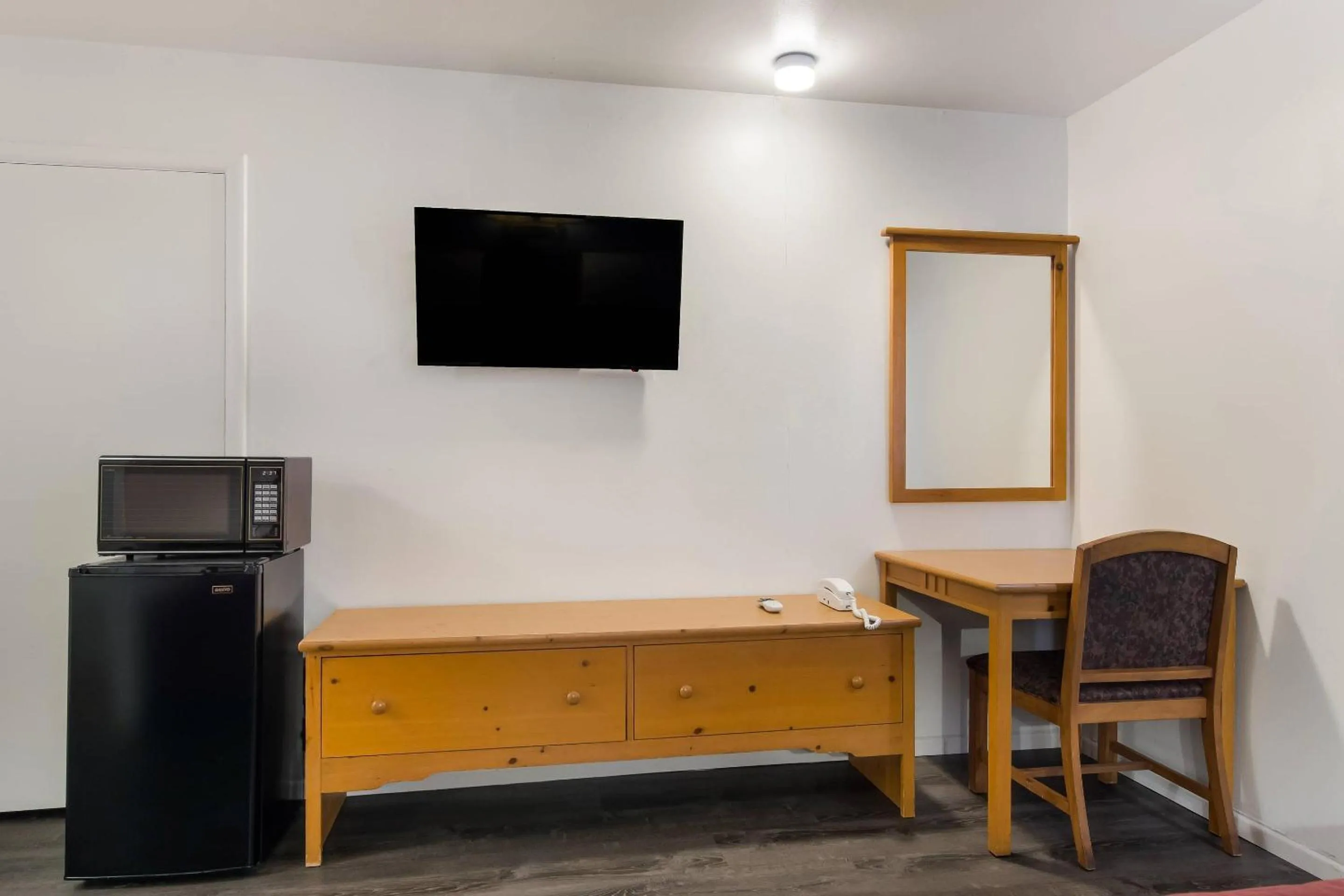 Bedroom in Rodeway Inn & Suites Sidney Historic Downtown I-80