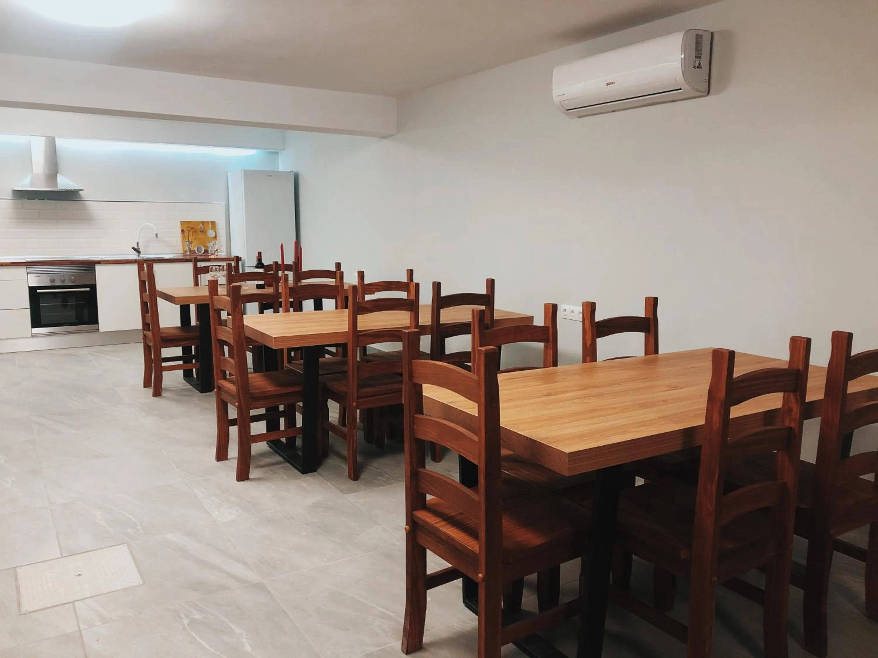 Communal kitchen in Villa 8 Islas