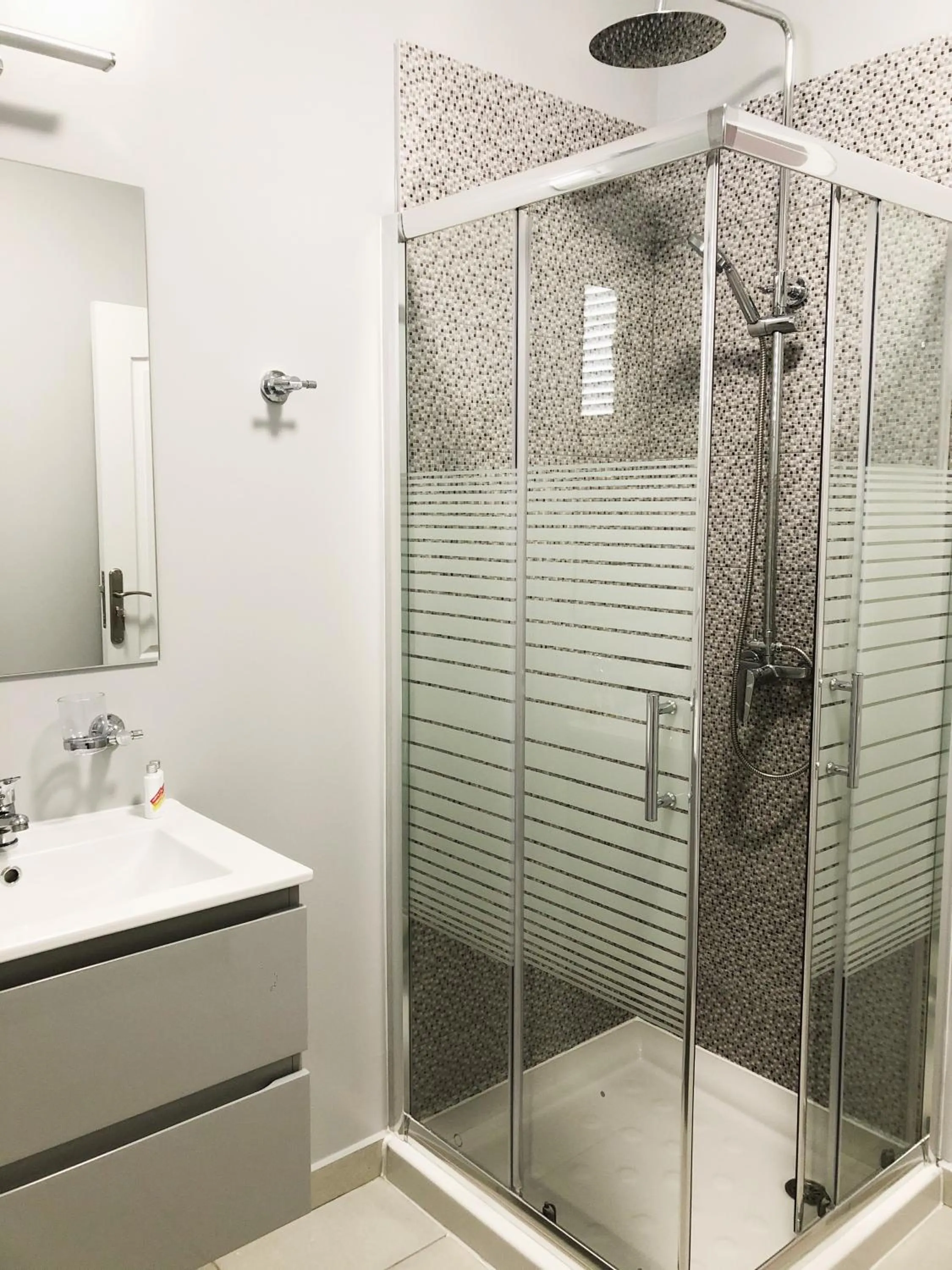 Shower in Villa 8 Islas