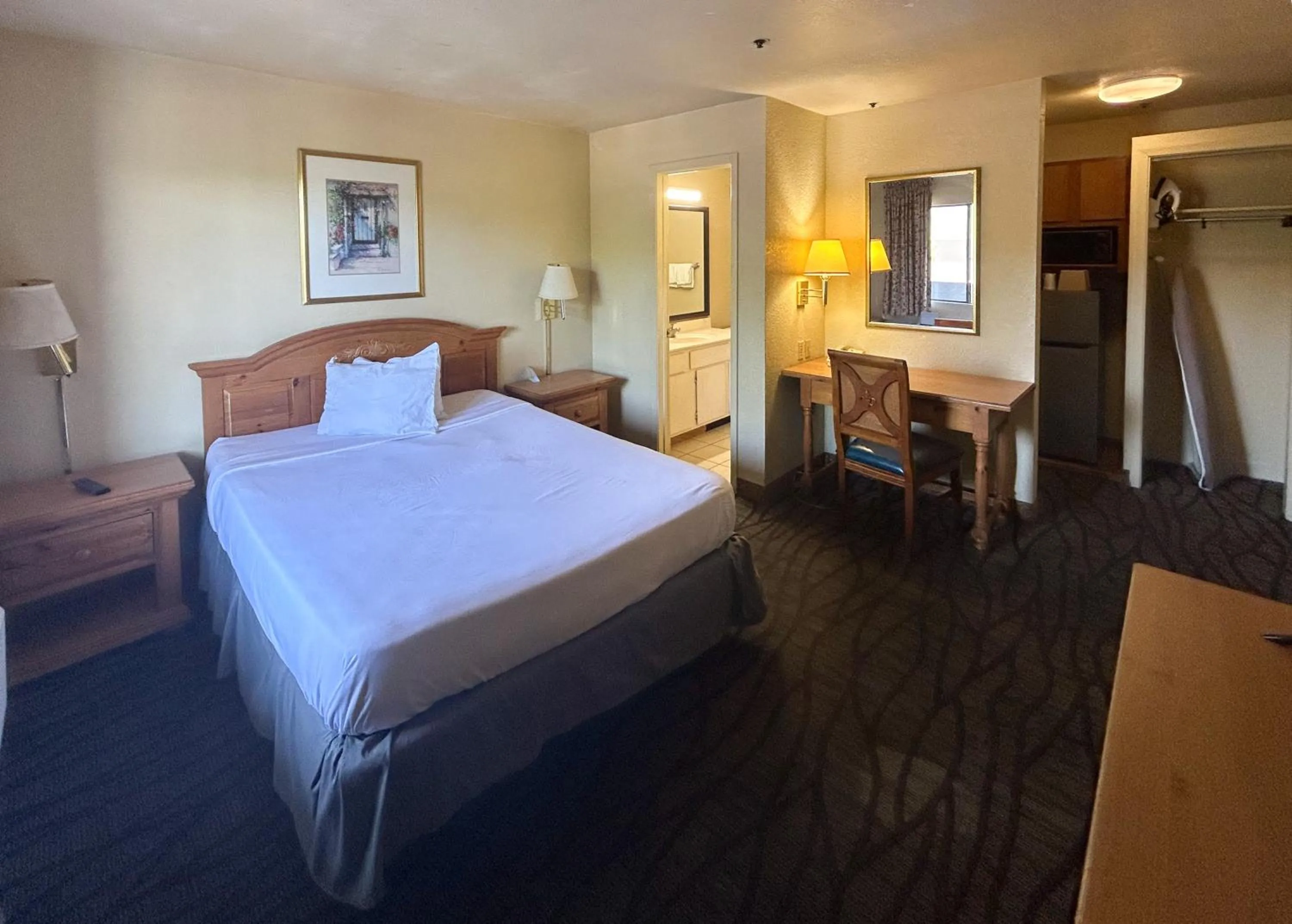 Bedroom, Bed in Extend-a-Suites Tempe