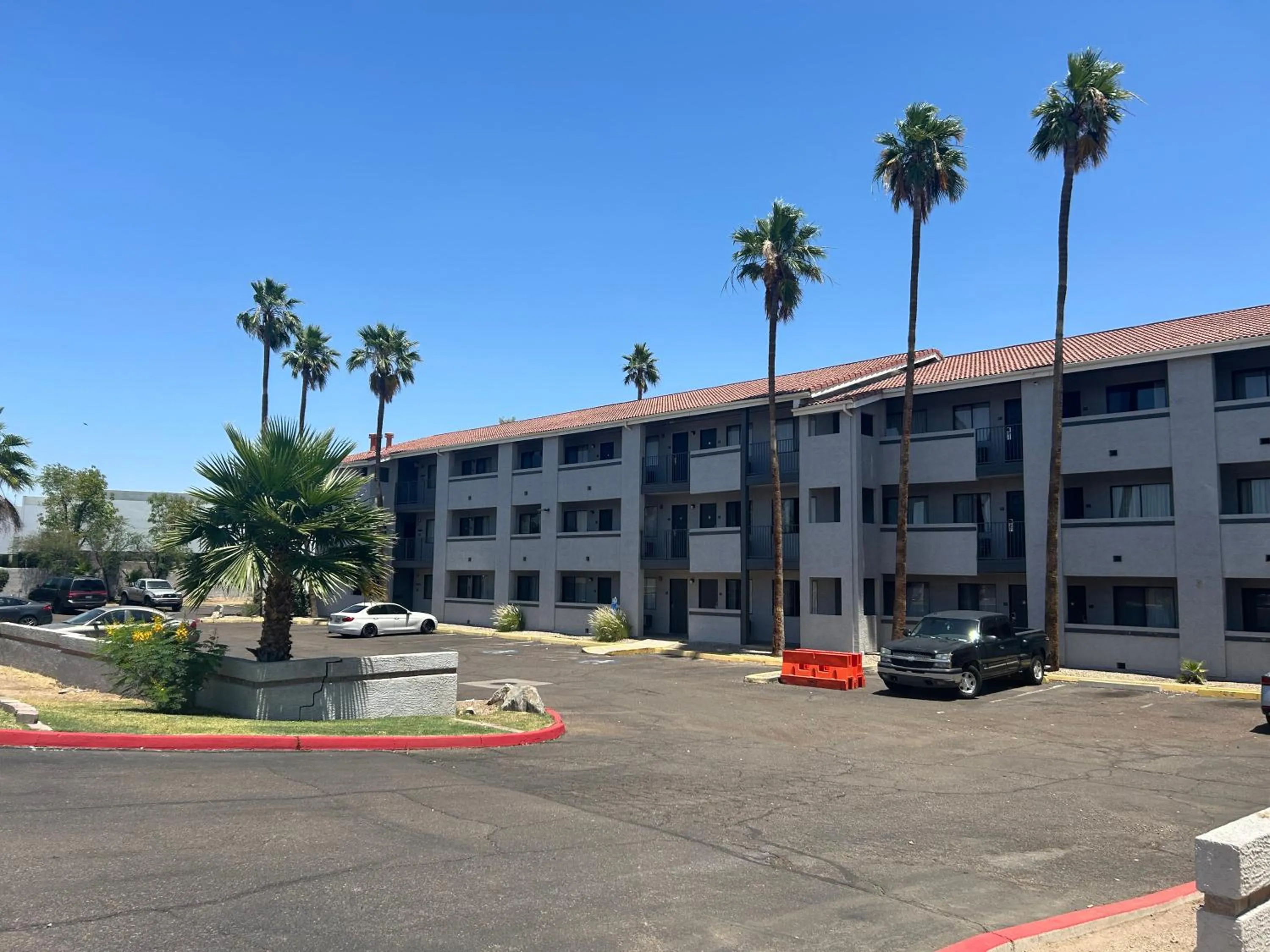 Parking in Motel 6 Tempe, AZ Elliot Road