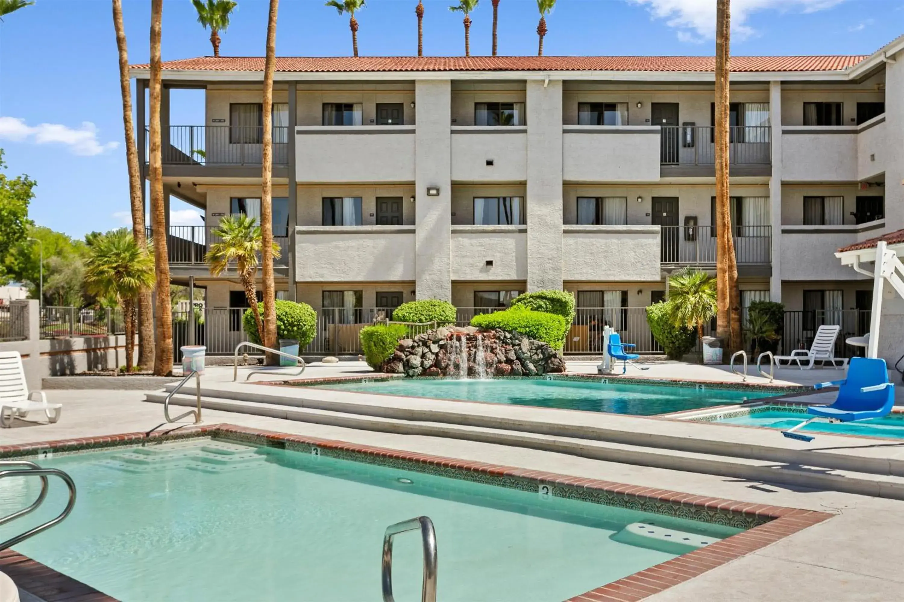 Pool view in Motel 6 Tempe, AZ Elliot Road Pool view in Motel 6 Tempe, AZ Elliot Road