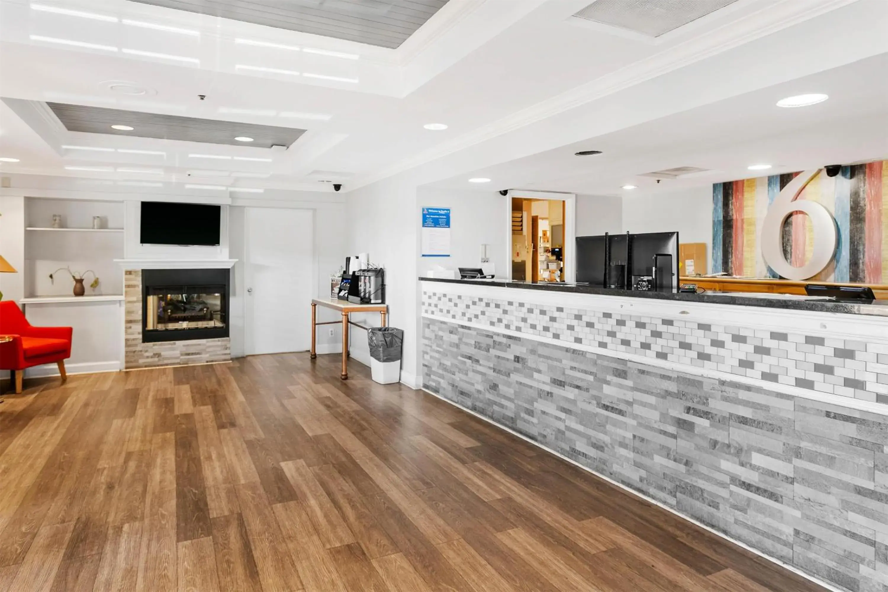 Lobby or reception in Motel 6 Tempe, AZ Elliot Road Lobby or reception in Motel 6 Tempe, AZ Elliot Road