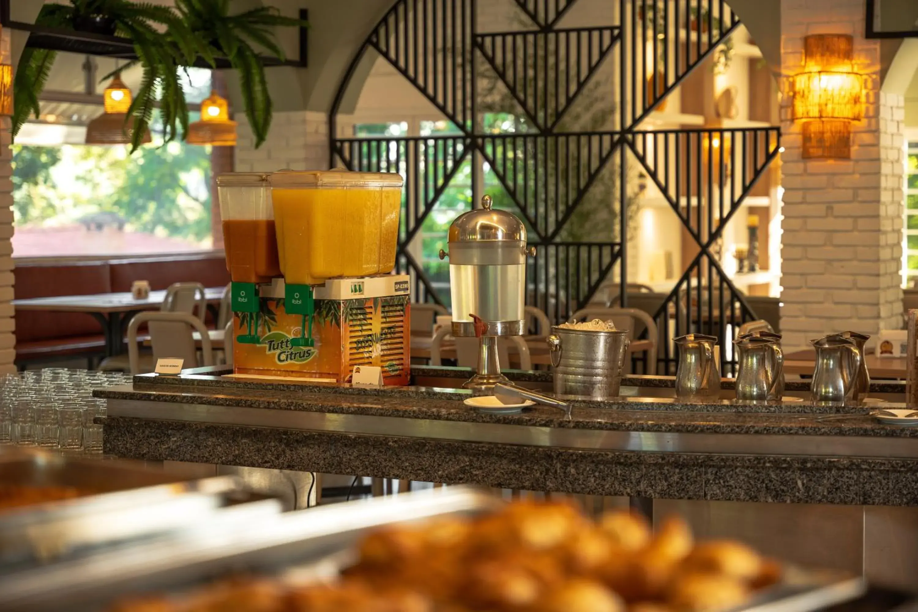 Restaurant/places to eat in Grinbergs Village Hotel Restaurant/places to eat in Grinbergs Village Hotel