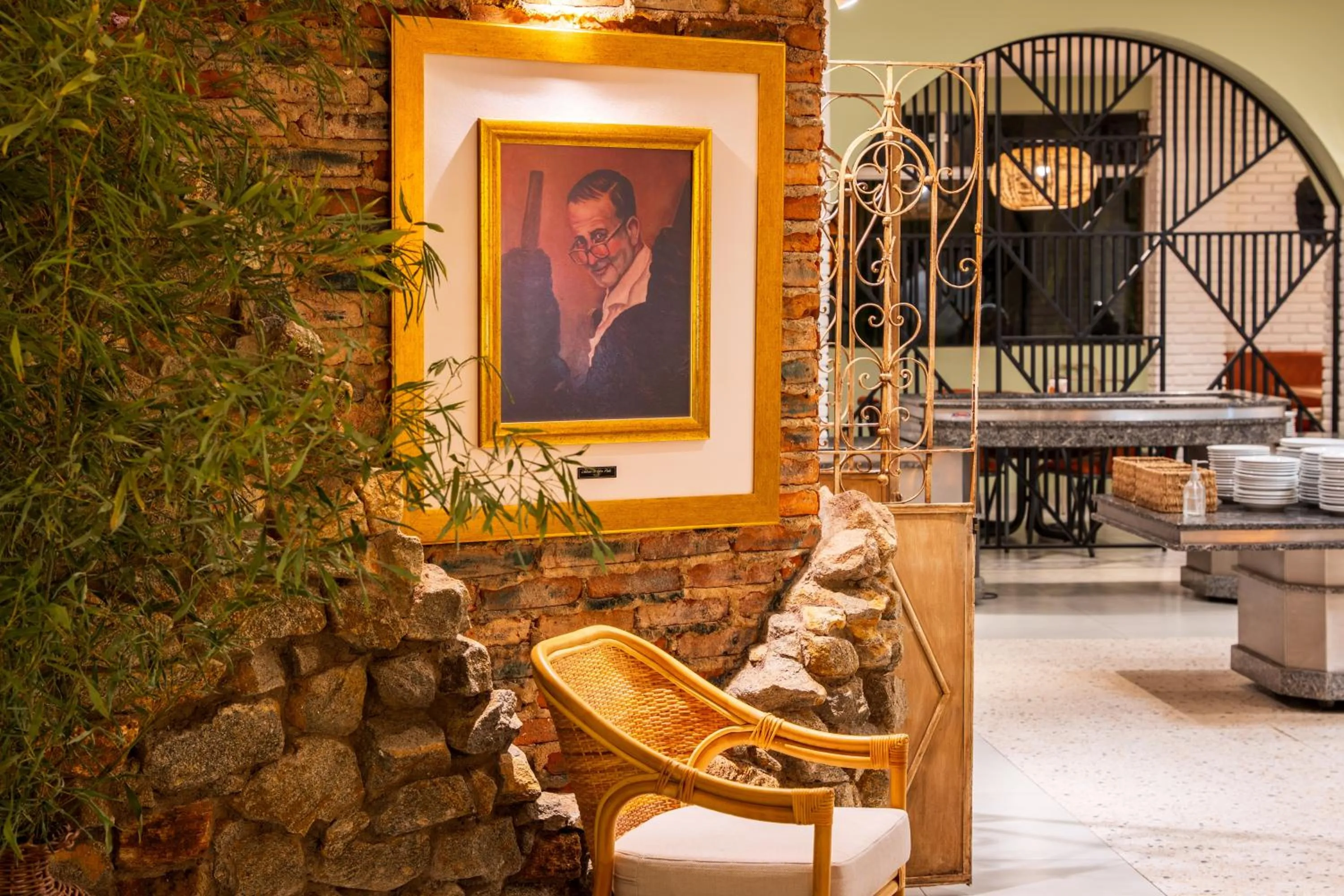 Restaurant/places to eat in Grinbergs Village Hotel