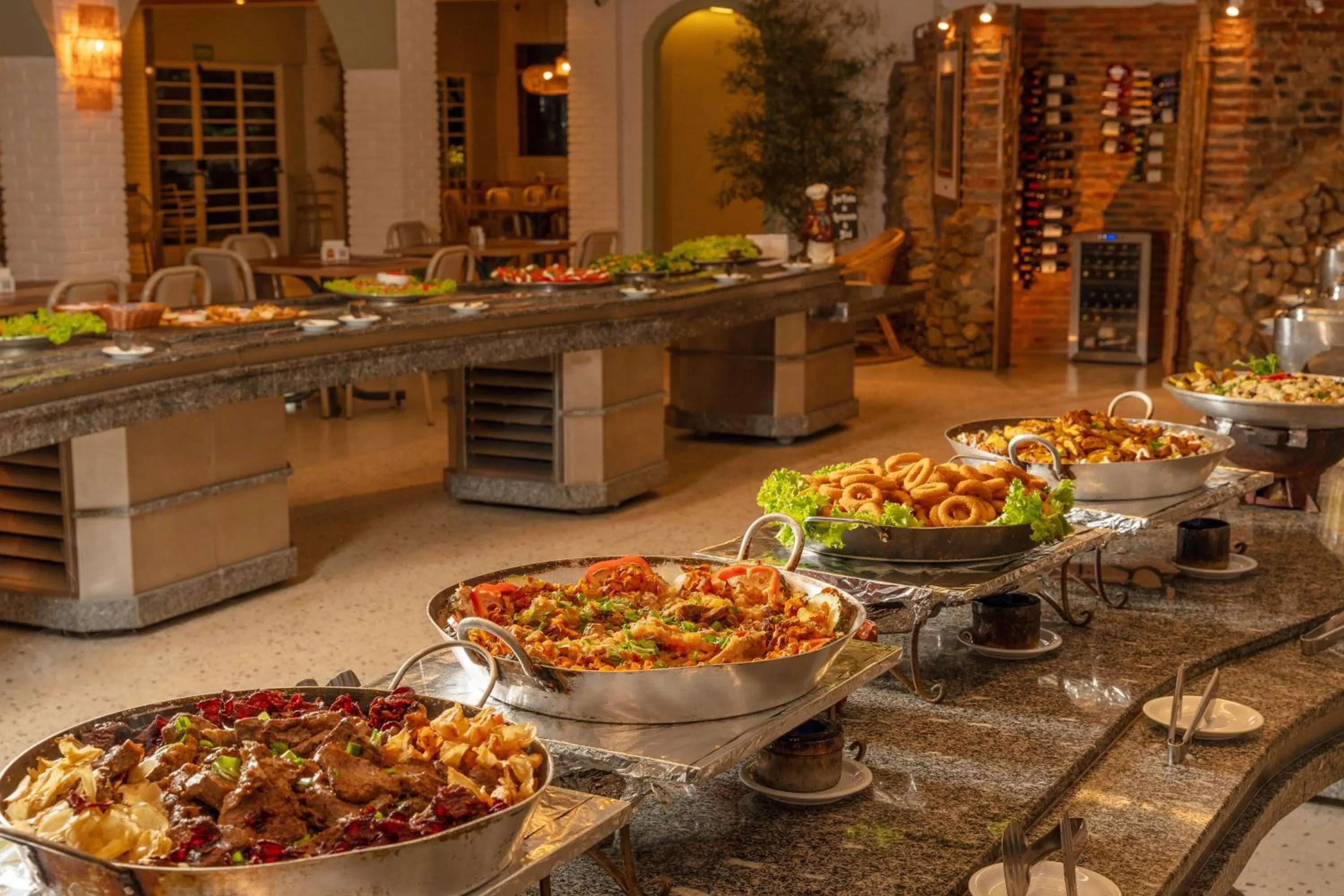 Restaurant/places to eat in Grinbergs Village Hotel