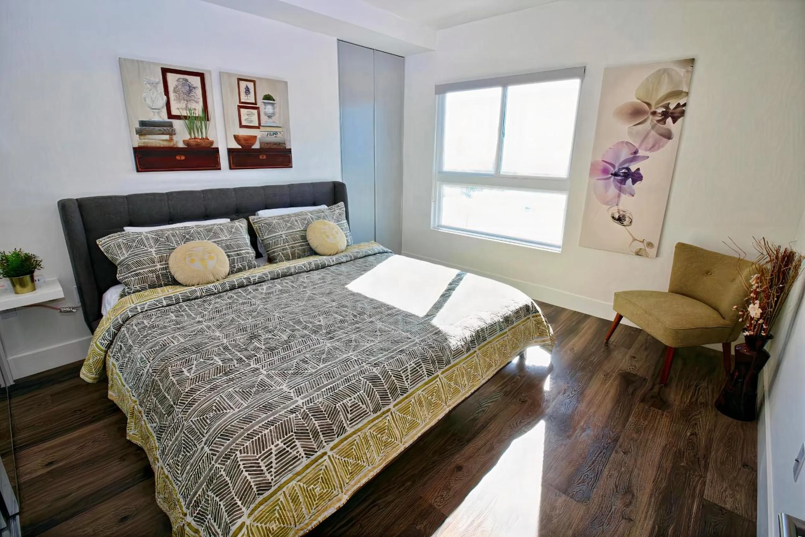 Bedroom, Bed in Los Angeles Premium City Suites with Free Parking