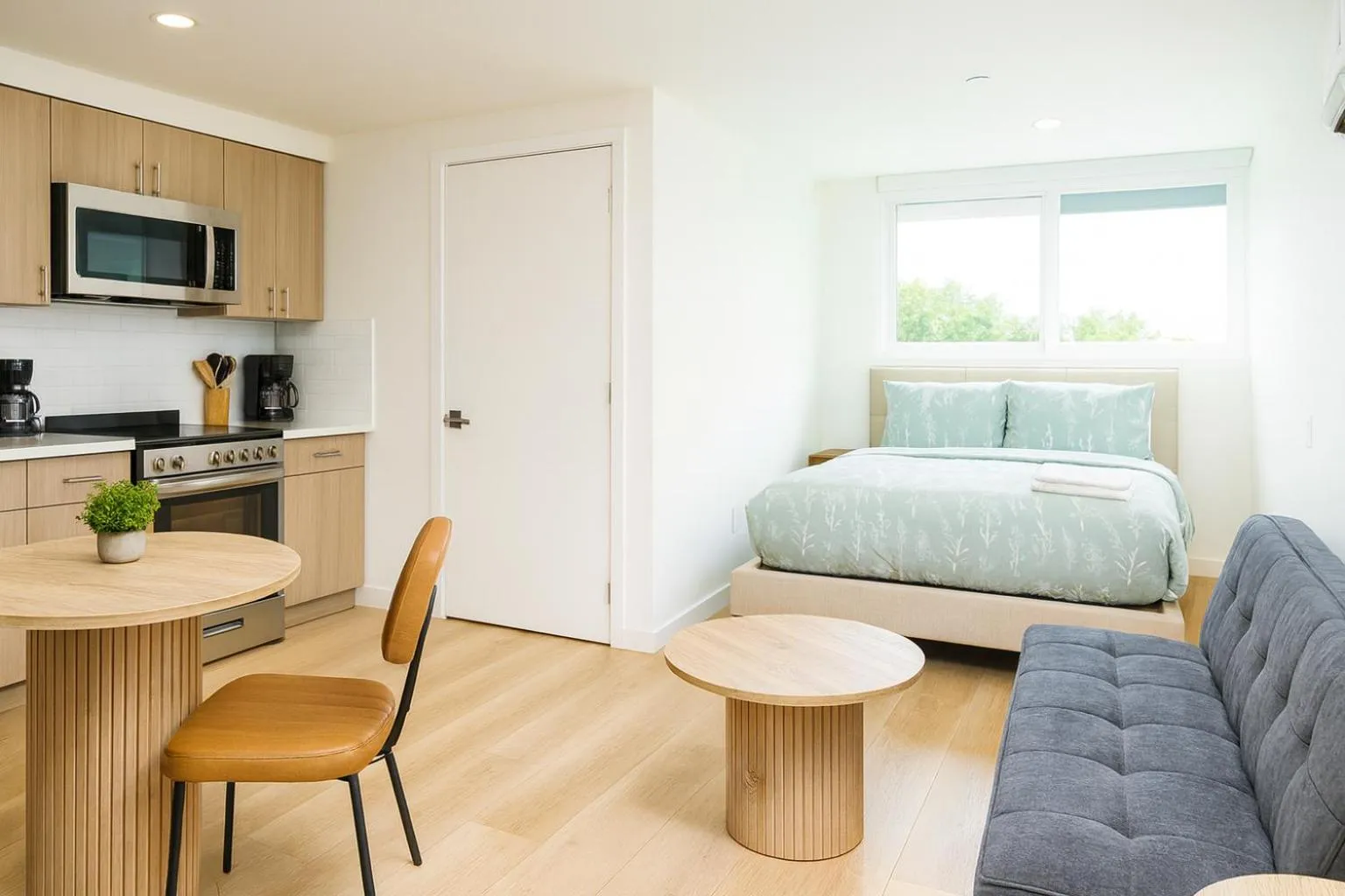 Bedroom in Los Angeles Premium City Suites with Free Parking