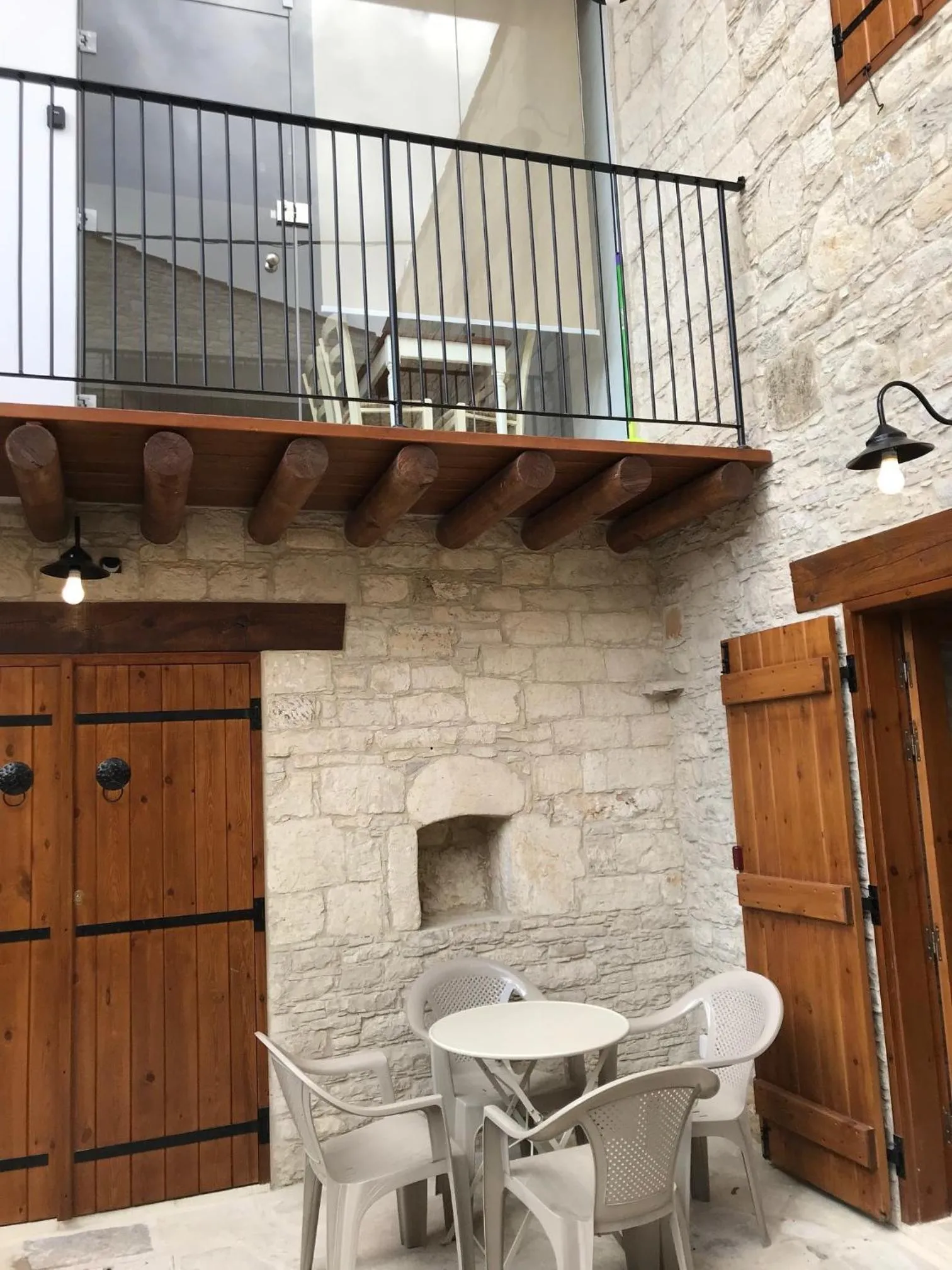Two-Bedroom House with Courtyard in Omodos Katoi Holiday Homes