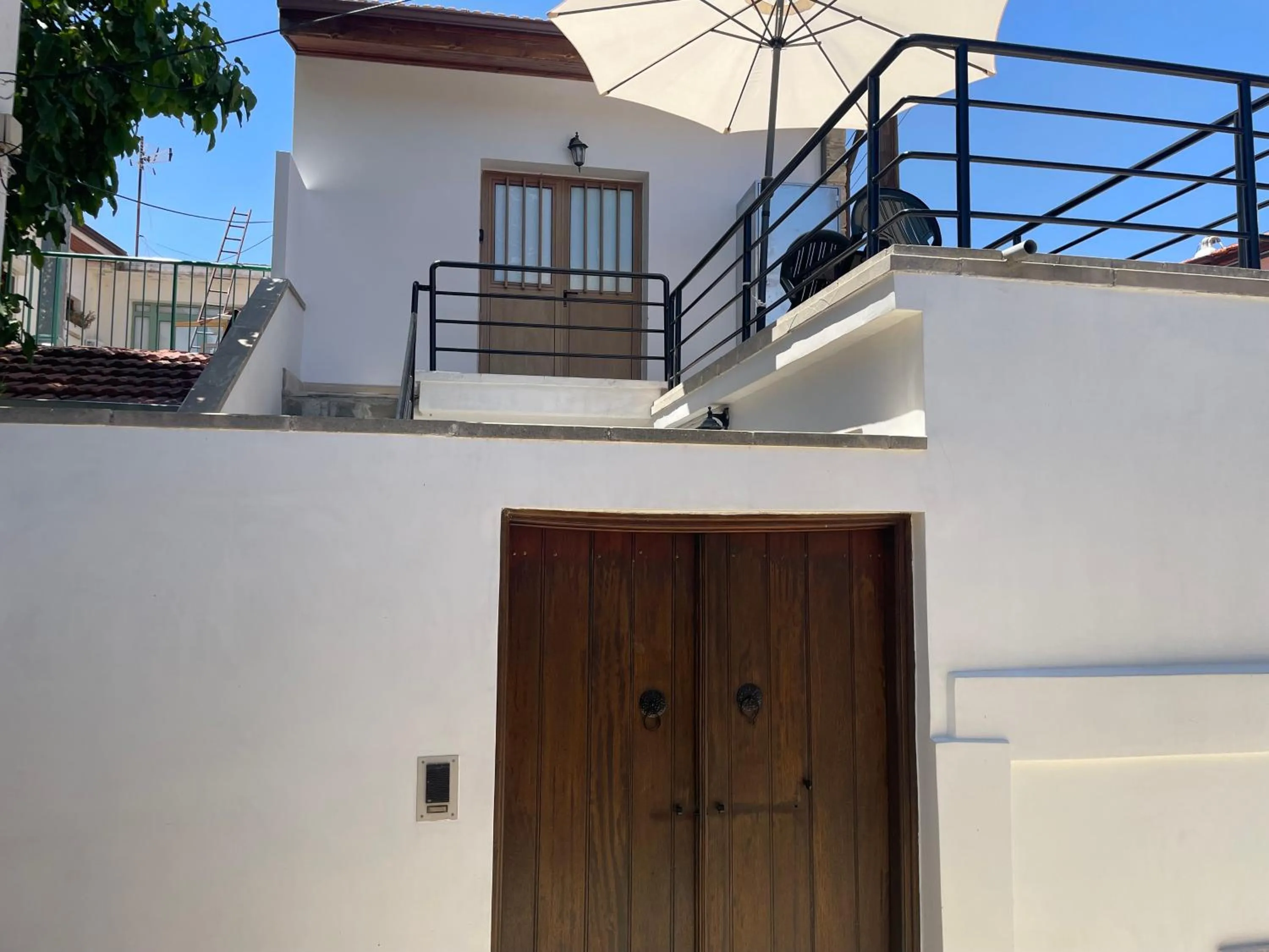 Studio with Private Terrace in Omodos Katoi Holiday Homes