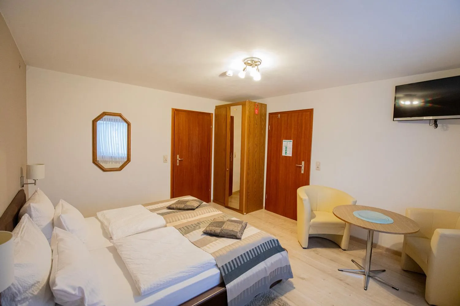 Bed in Berghotel Waidmannsheil