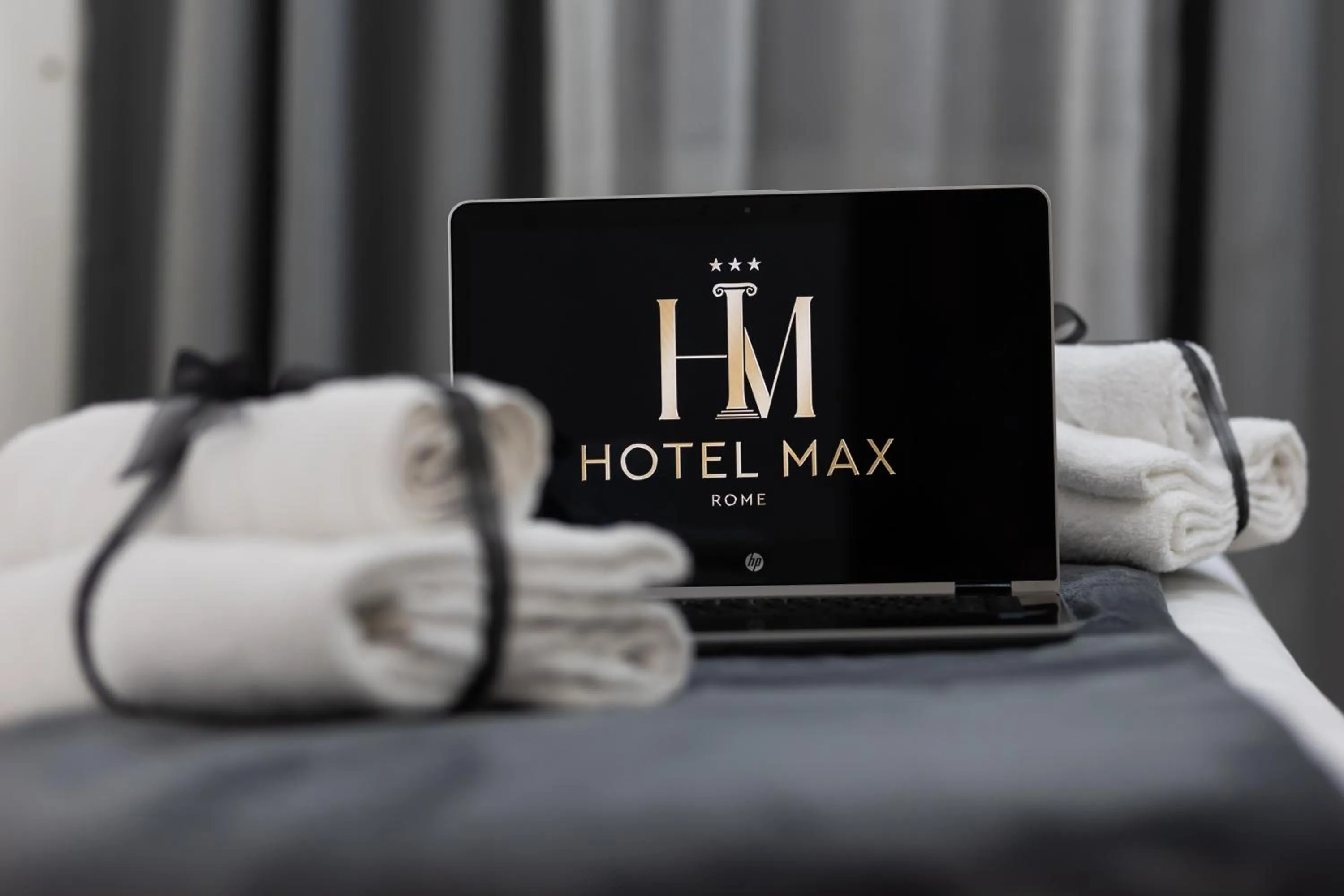 Bed in Hotel Max