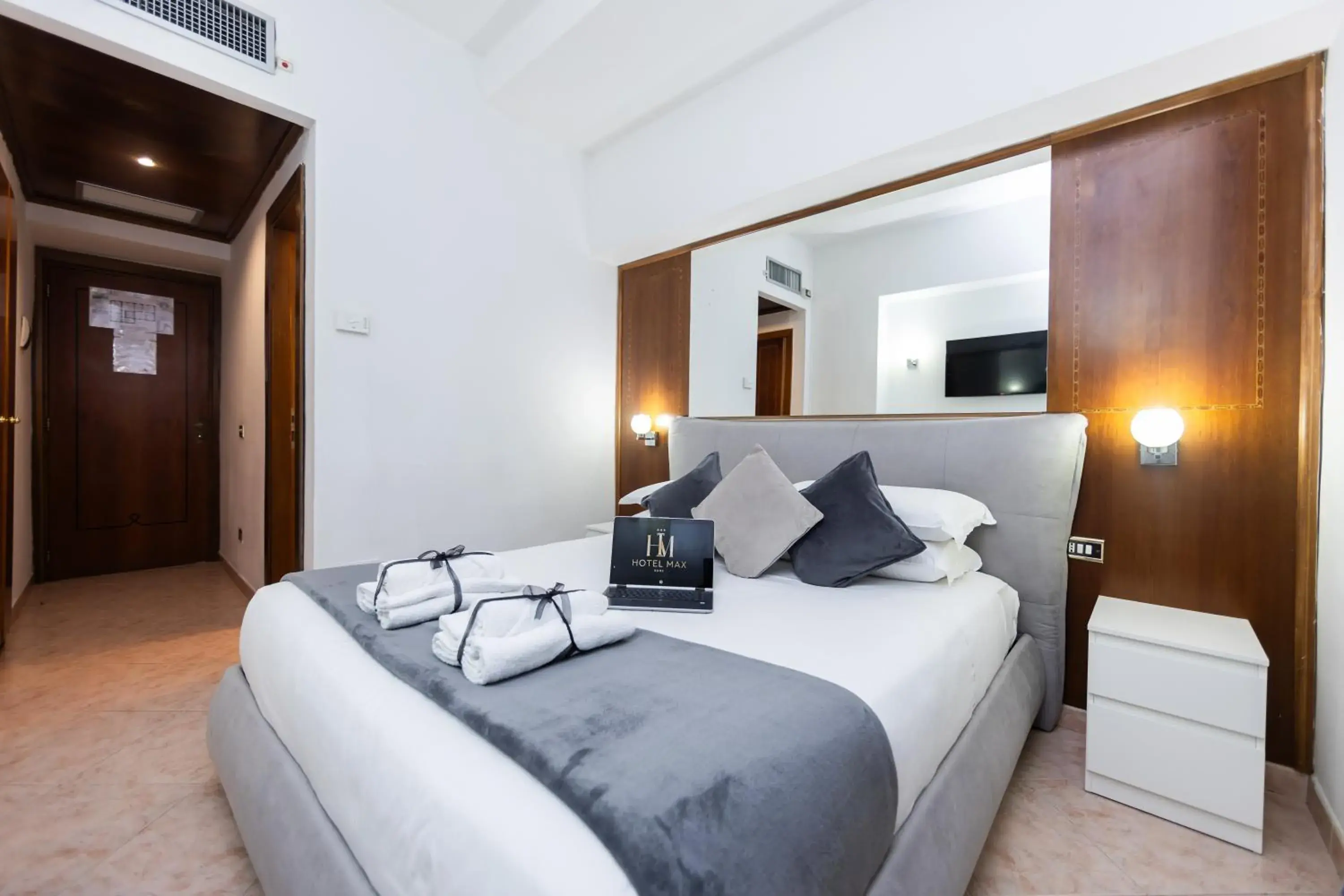 Double Room in Hotel Max Double Room in Hotel Max