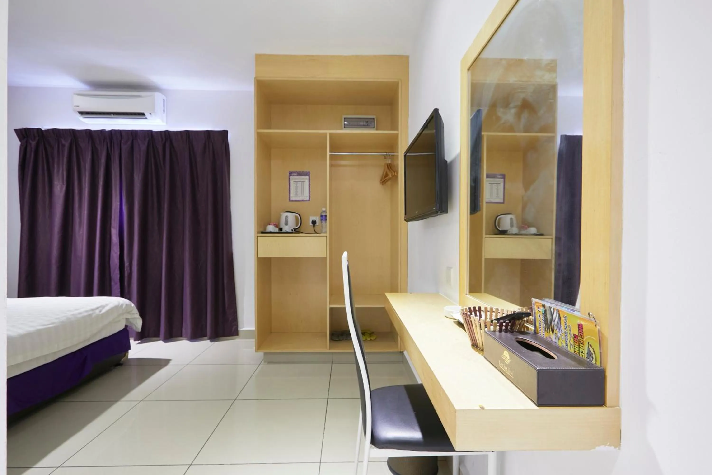 Bedroom, Bed in East Sun Hotel Sekinchan Self Check In