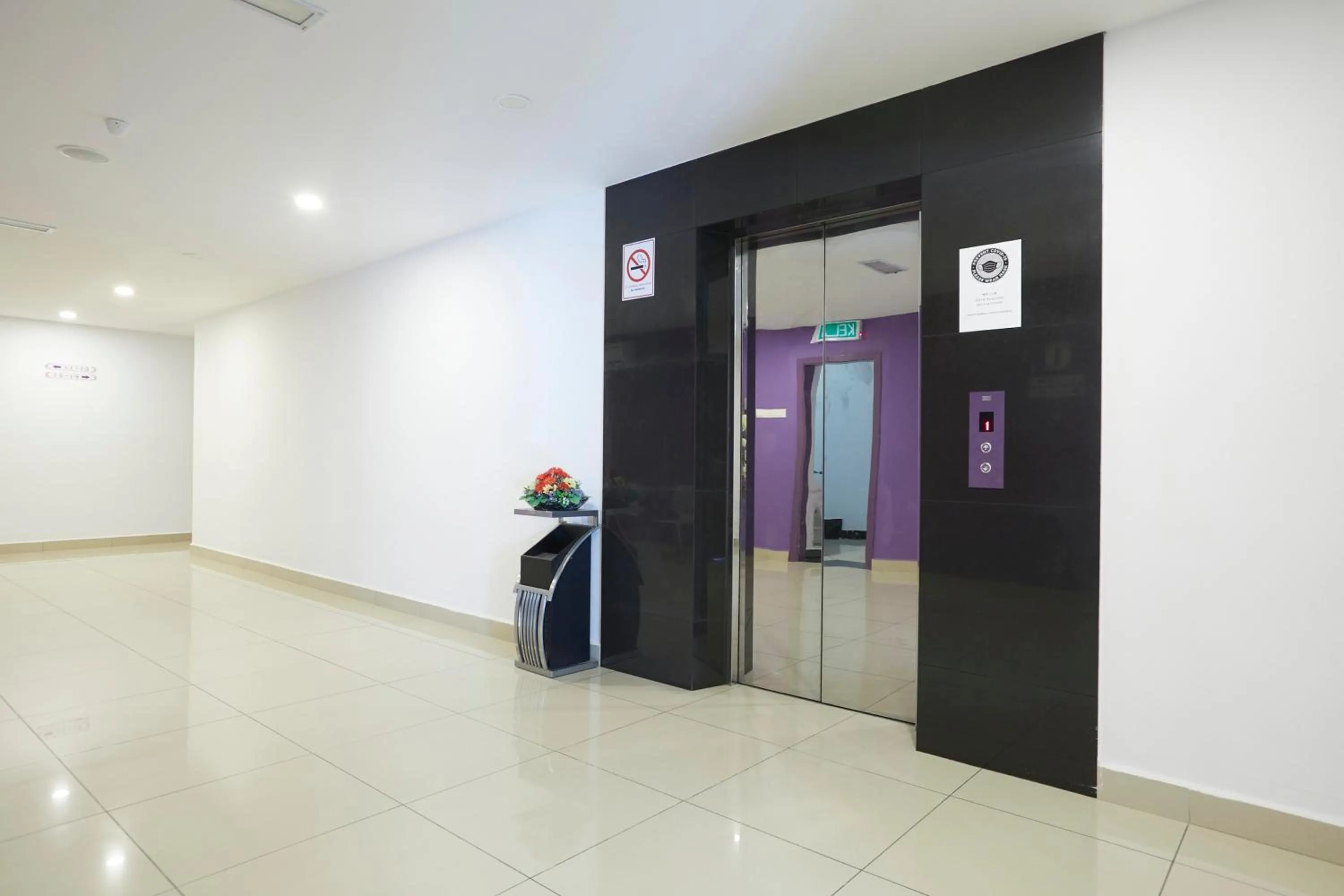 elevator in East Sun Hotel Sekinchan Self Check In