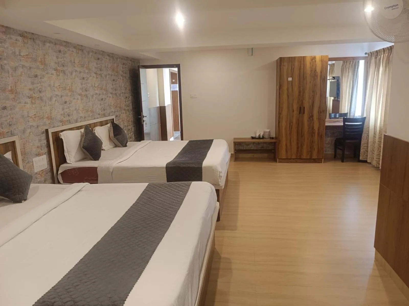 Bed in Hillcrest Metro